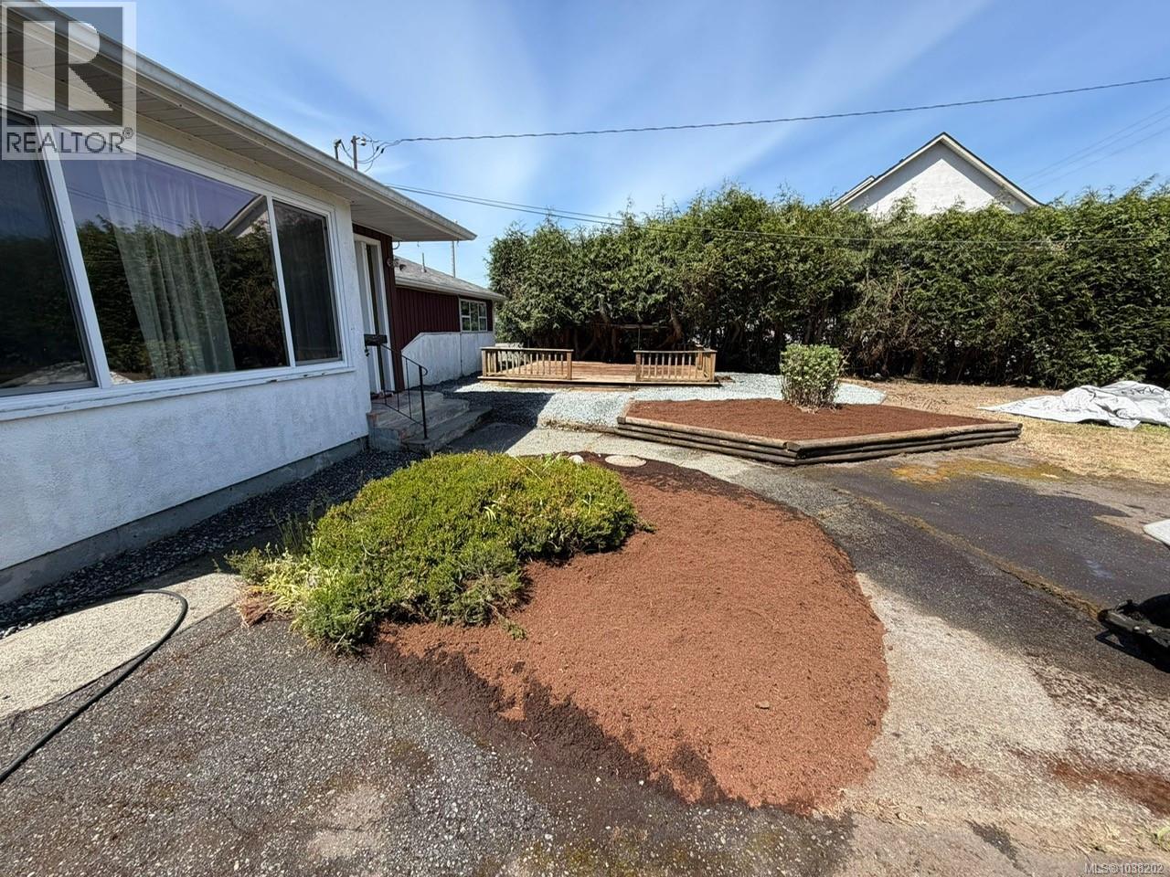 5810 Alderlea St Property Photo 7