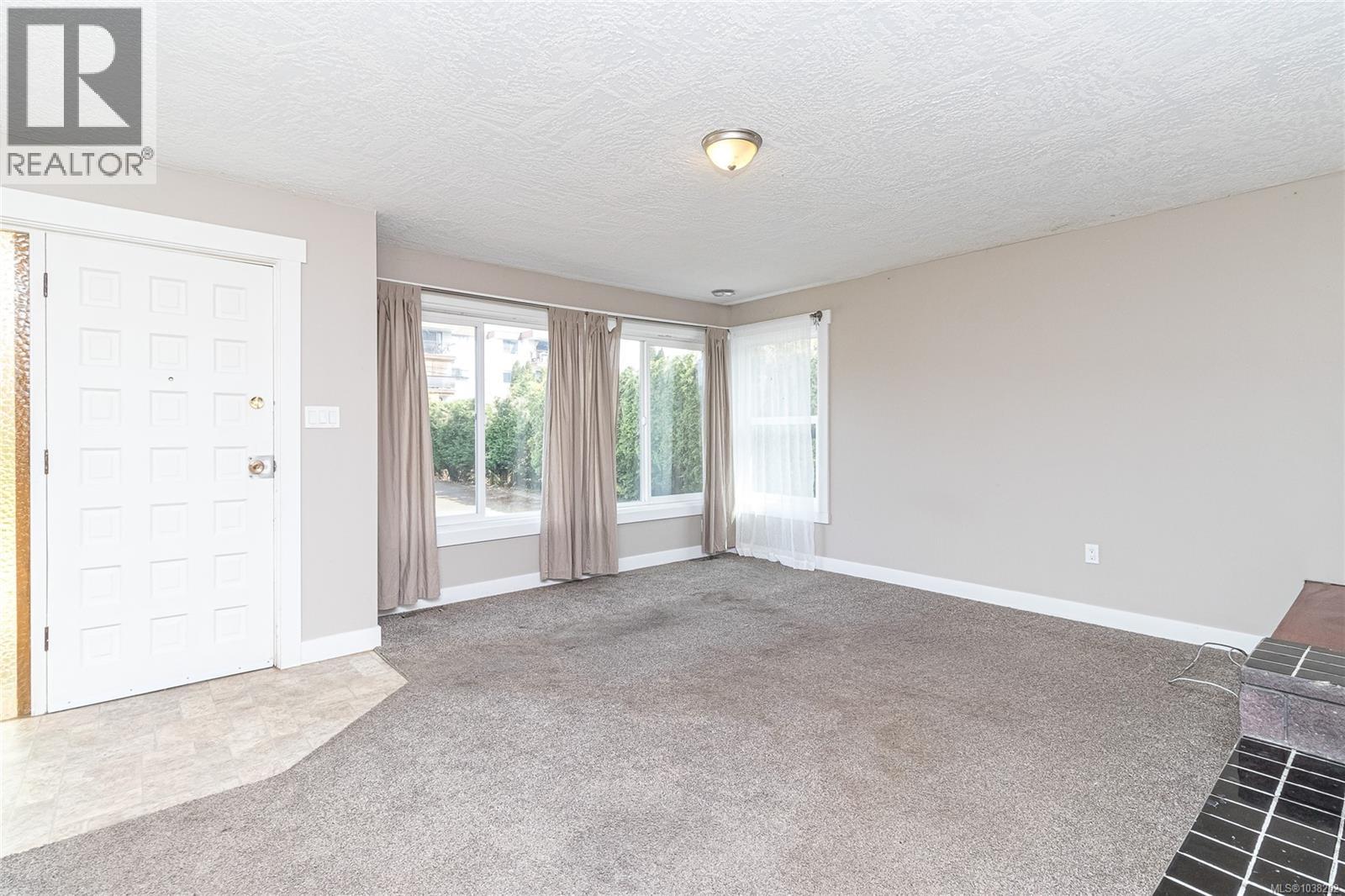 5810 Alderlea St Property Photo 12
