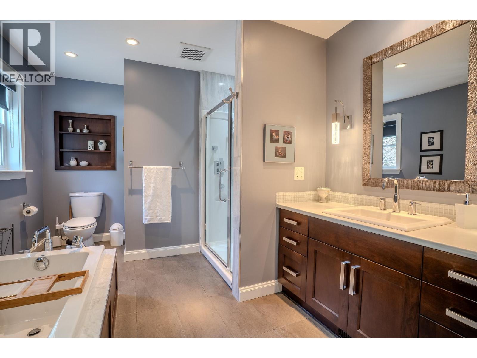 2399 Hillen Crescent Property Photo 16