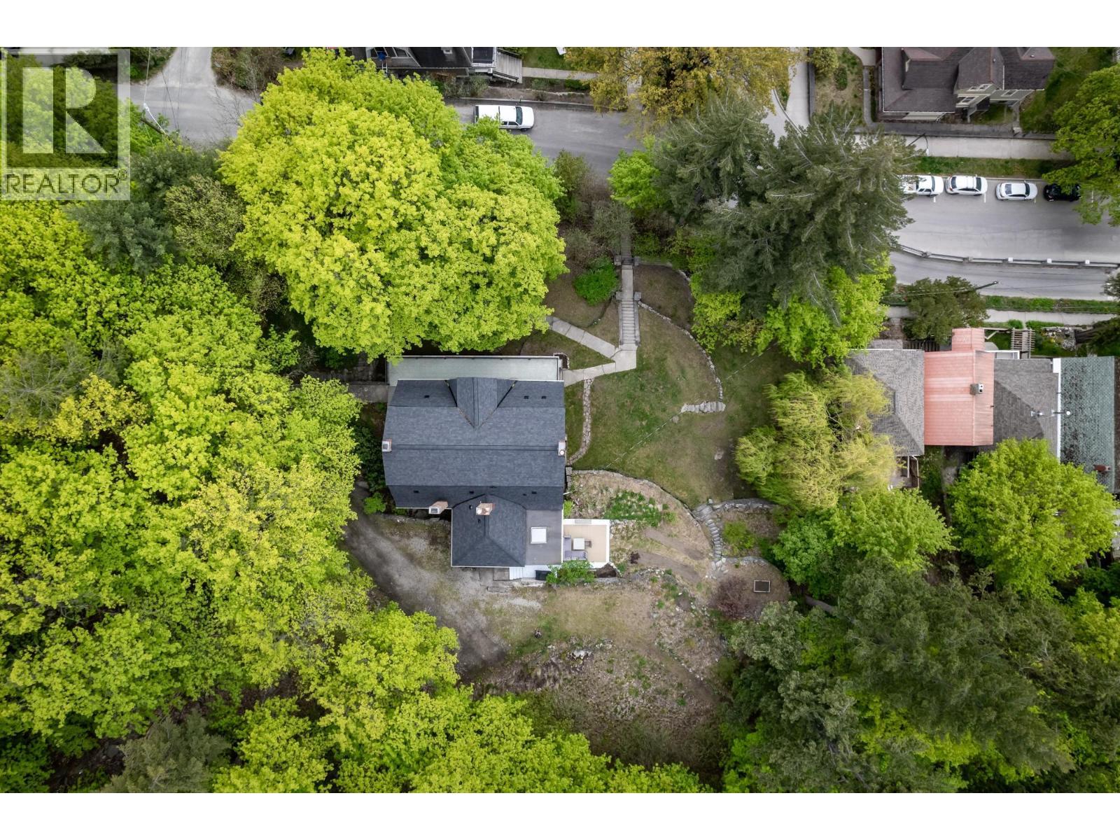 519 Cedar Street Property Photo 6