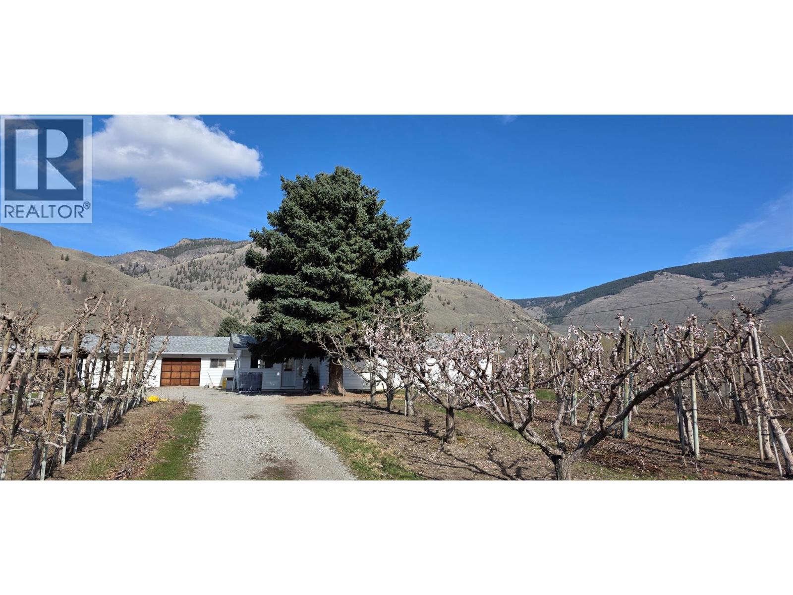 2292 Agar Road Property Photo 4