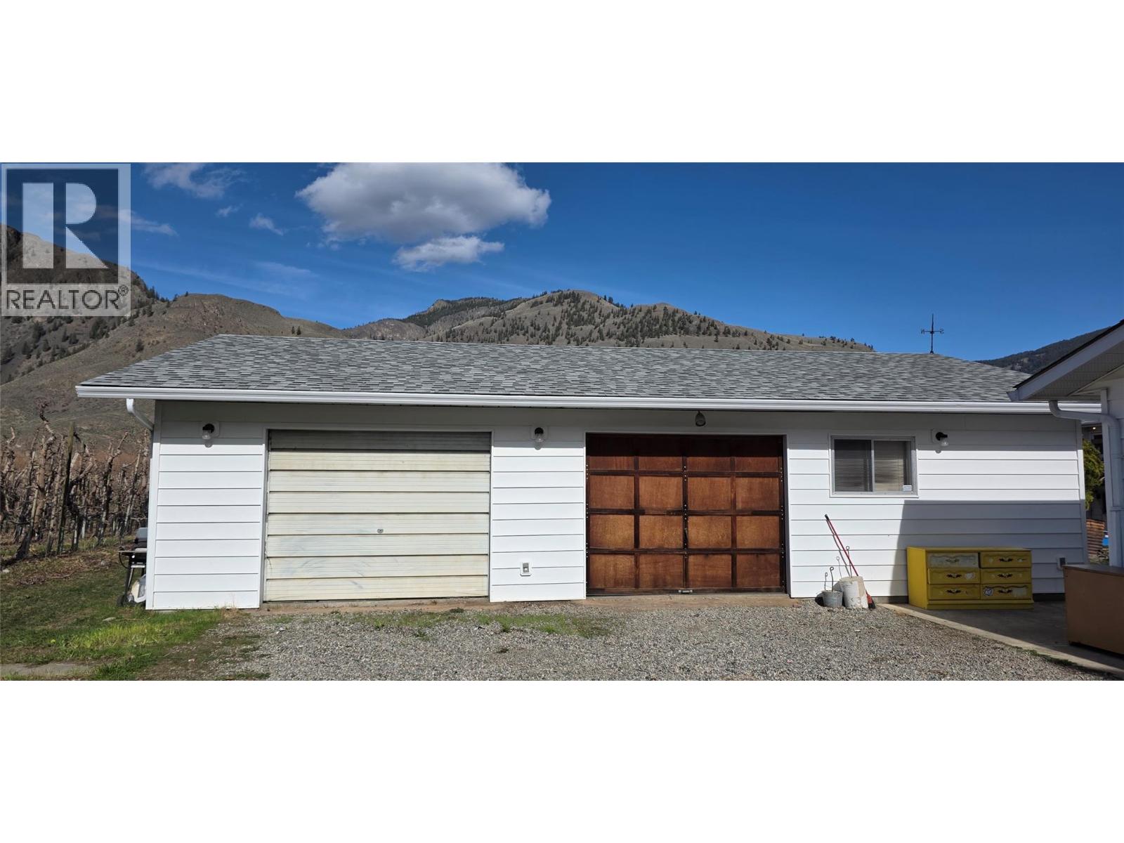 2292 Agar Road Property Photo 6