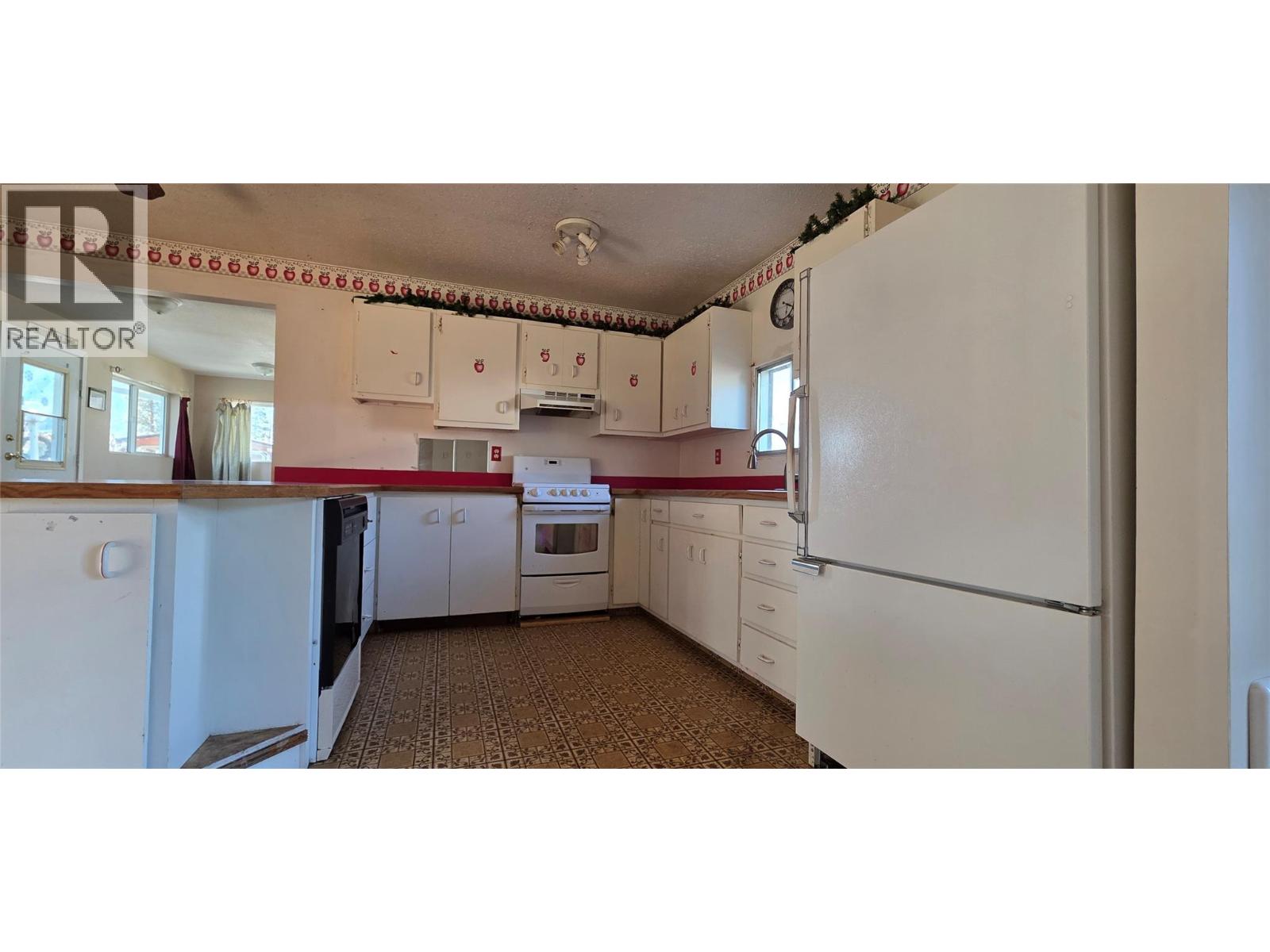 2292 Agar Road Property Photo 9
