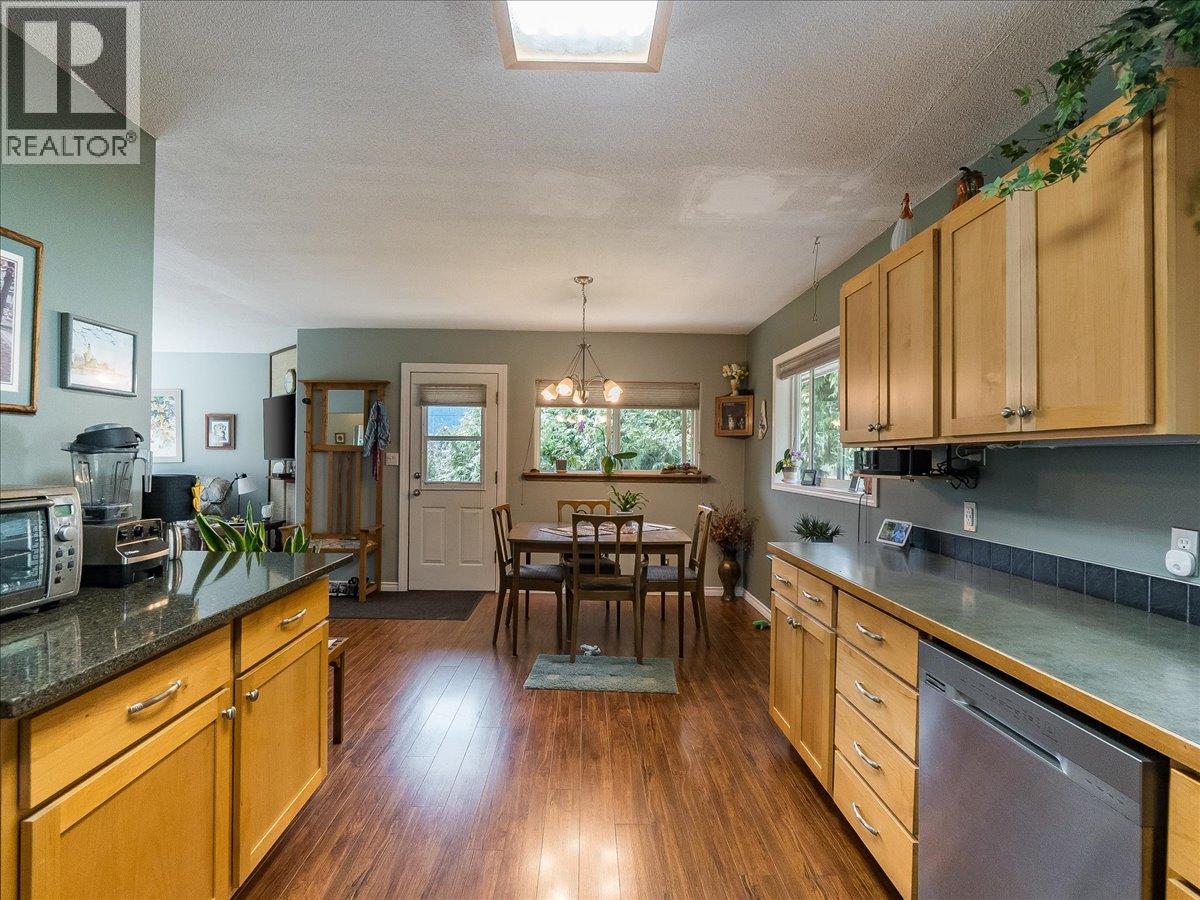 1663 Moran Road Road Property Photo 8