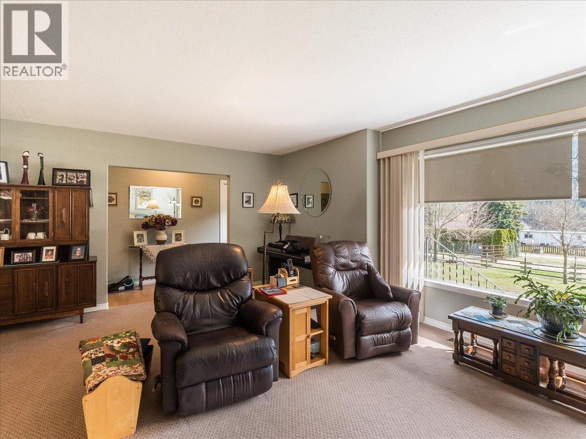 1663 Moran Road Road Property Photo 11