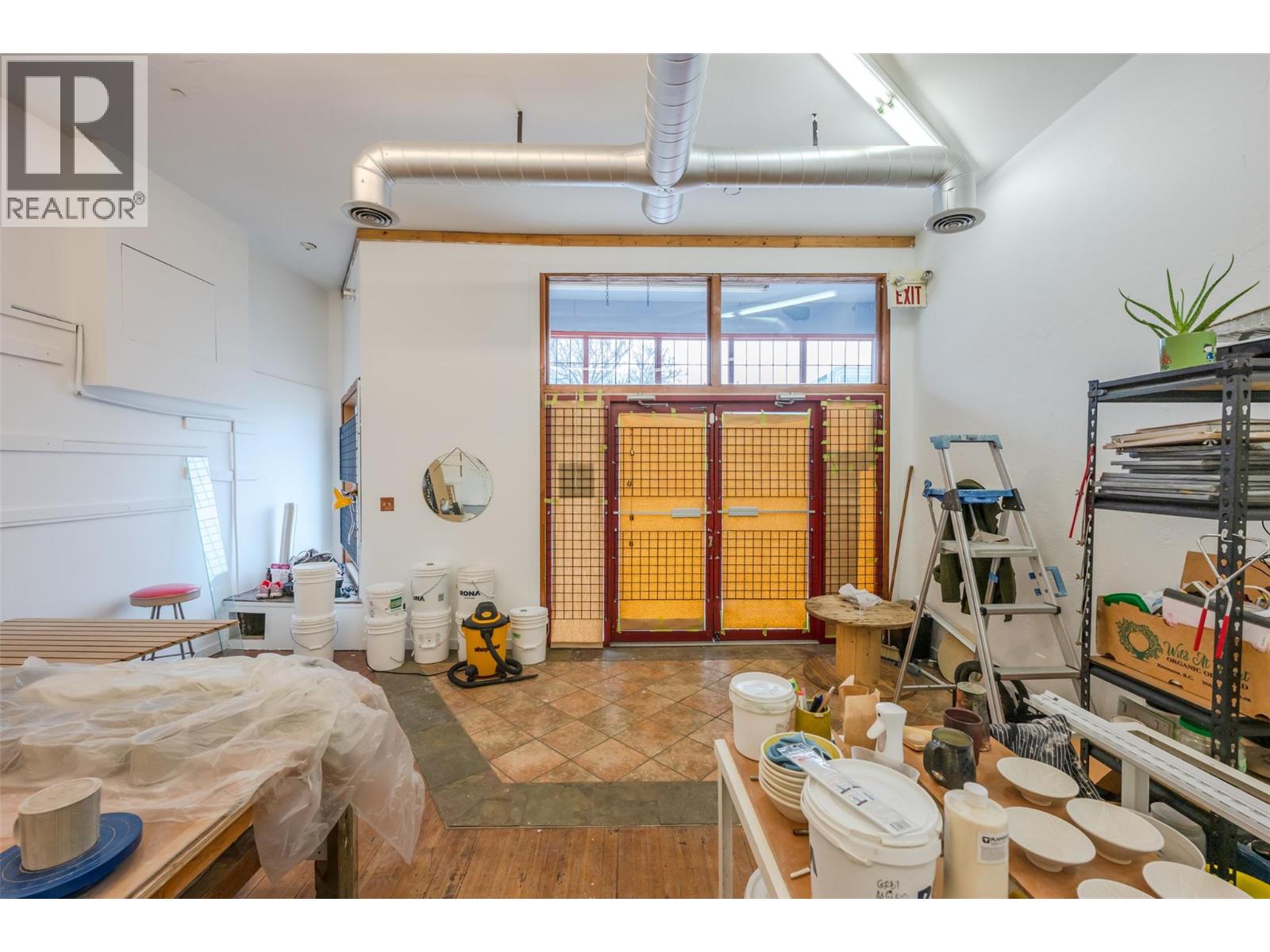 6222 Main Street Property Photo 13