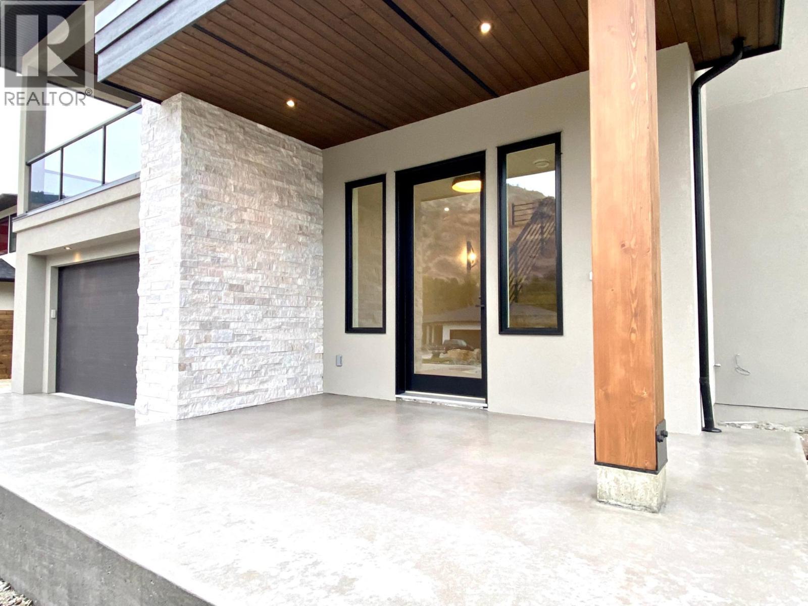 8781 Riverside Drive Property Photo 3