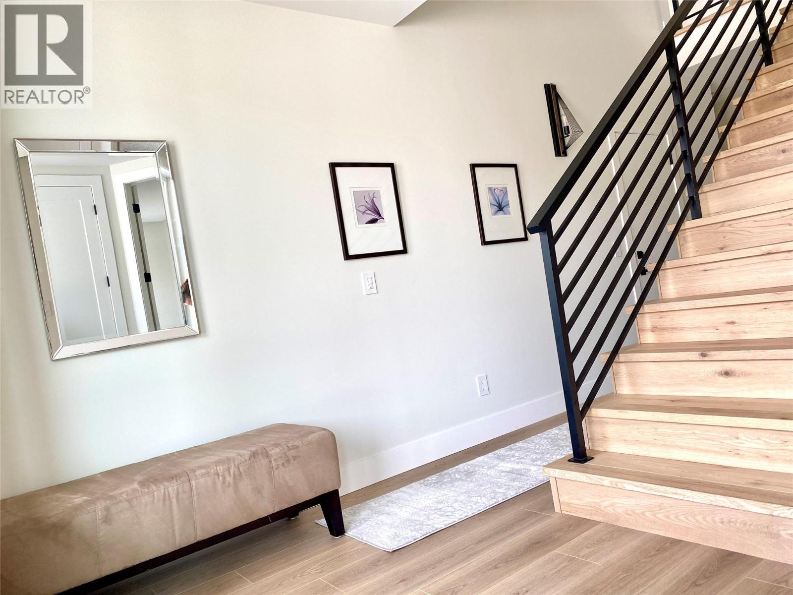 8781 Riverside Drive Property Photo 4