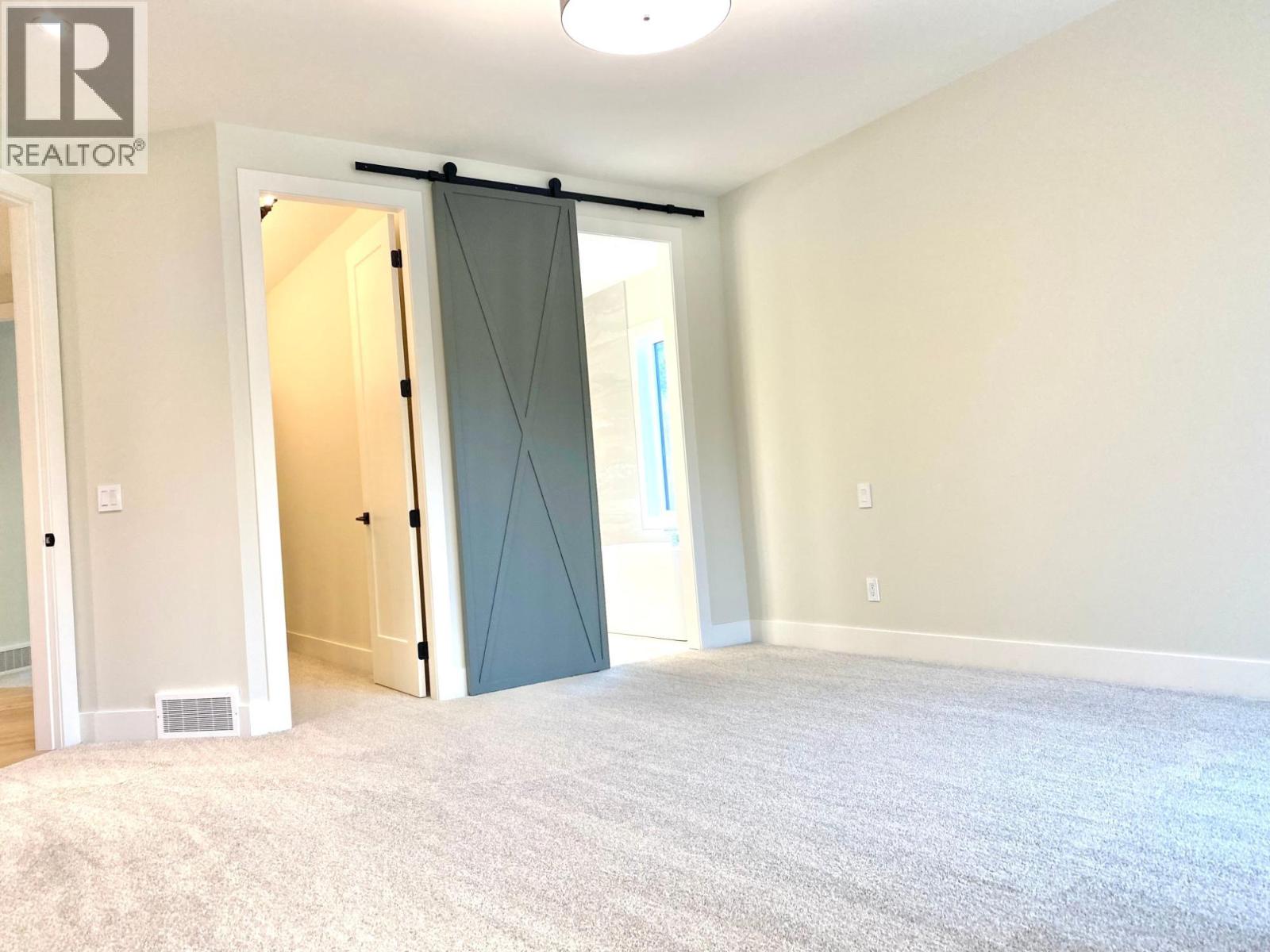 8781 Riverside Drive Property Photo 28