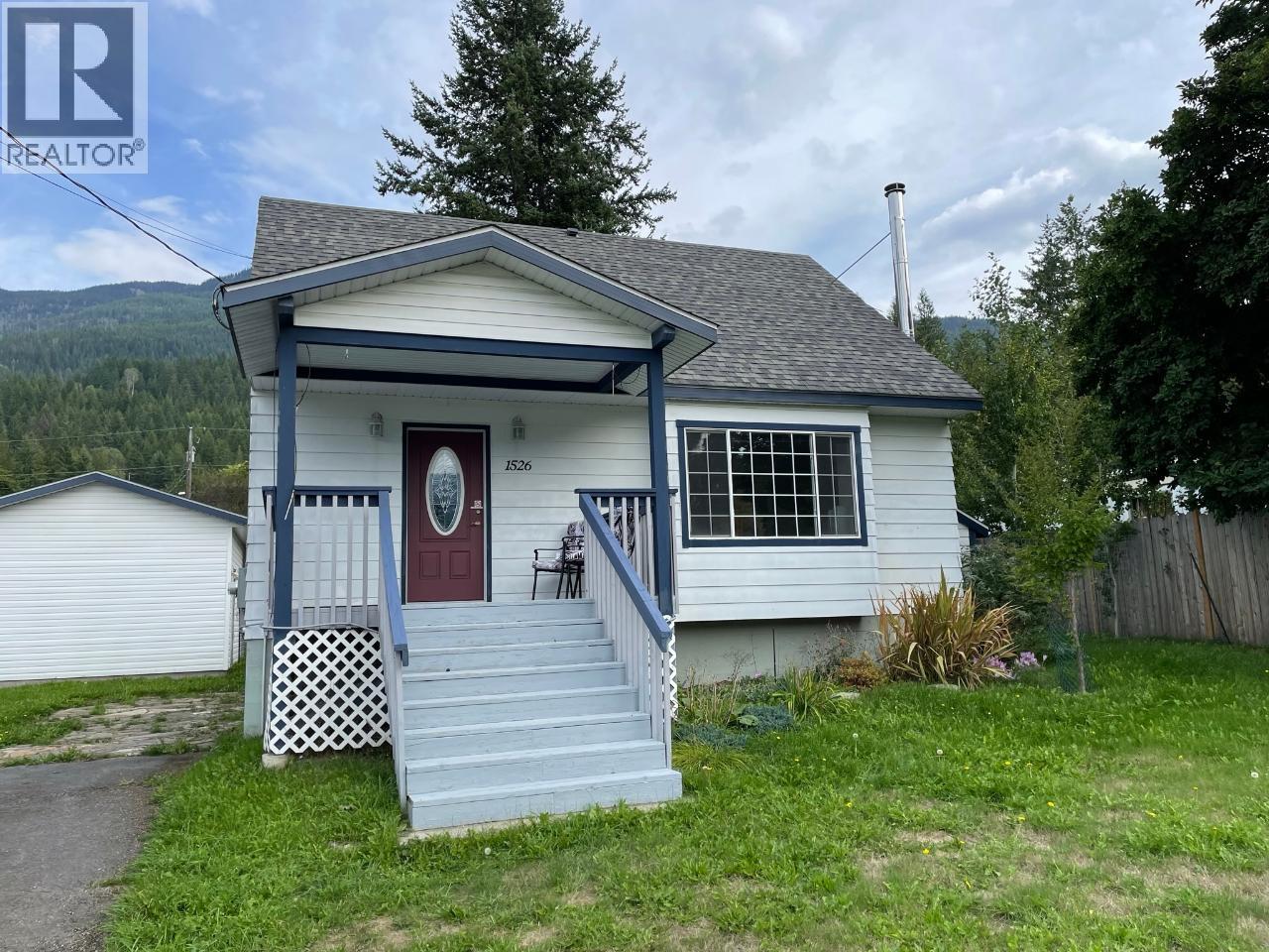 1526 Eastman Avenue Property Photo 2