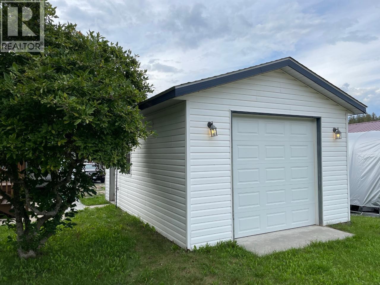 1526 Eastman Avenue Property Photo 12