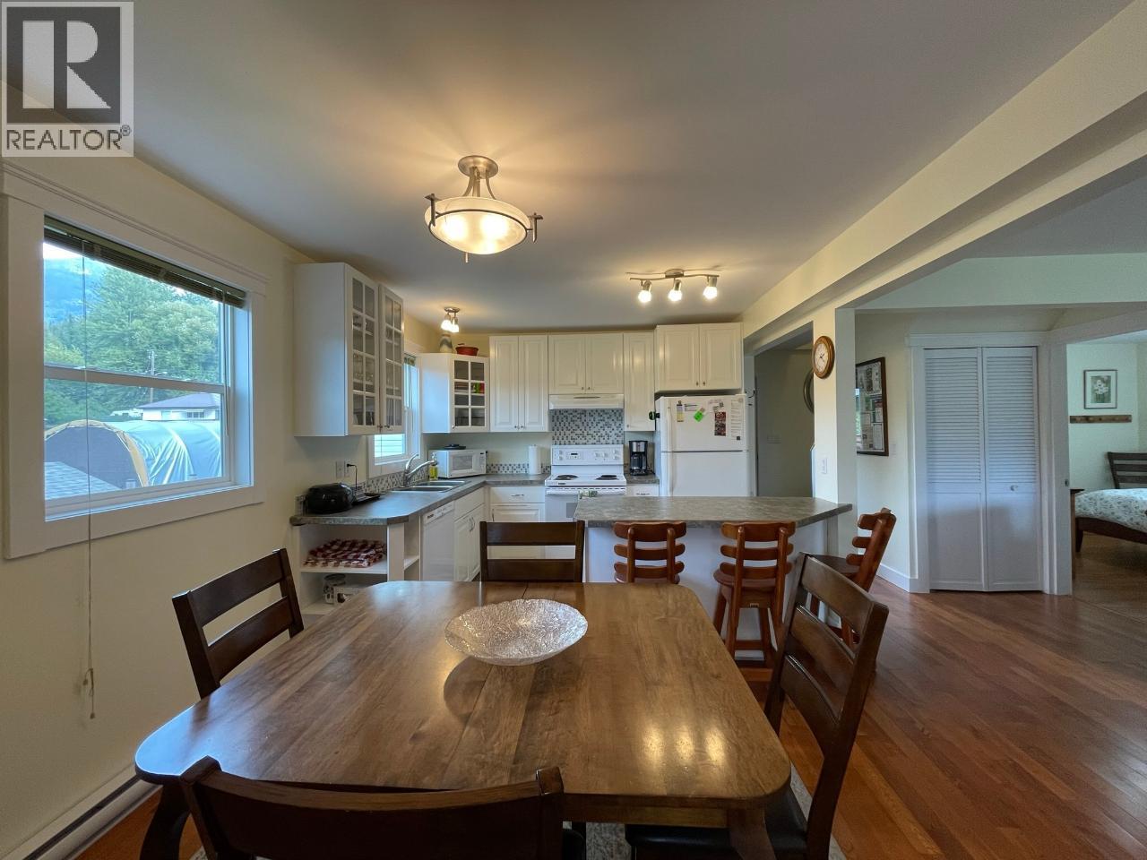 1526 Eastman Avenue Property Photo 20