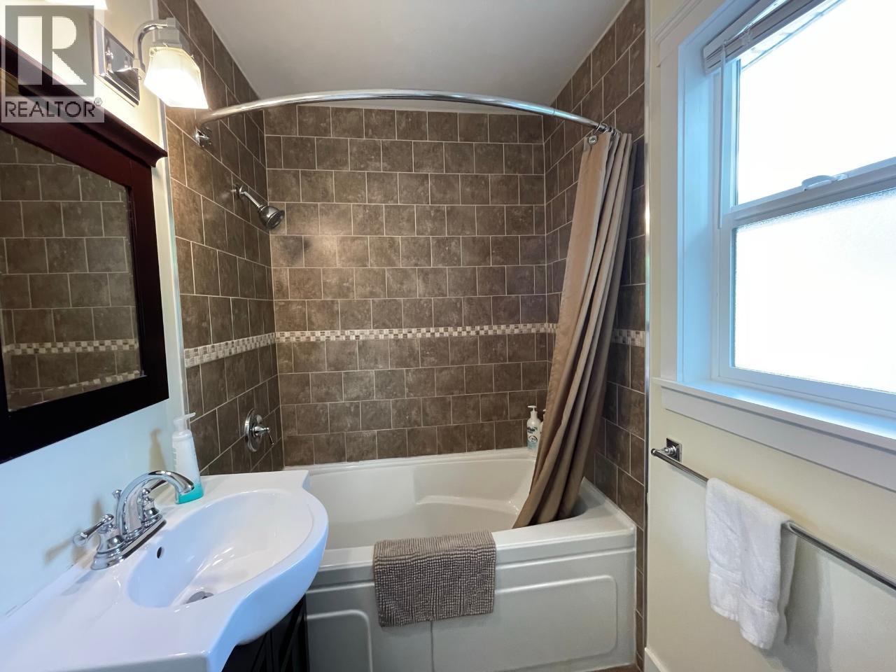 1526 Eastman Avenue Property Photo 28