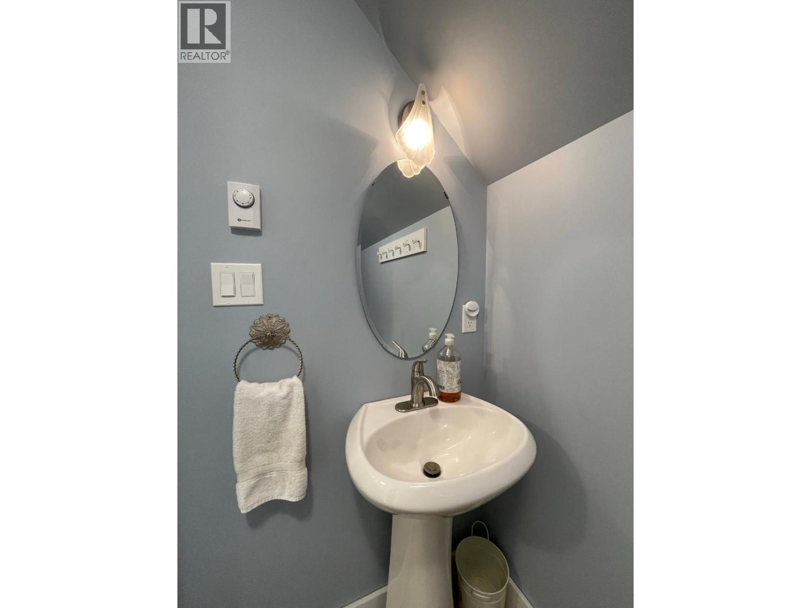 1526 Eastman Avenue Property Photo 37
