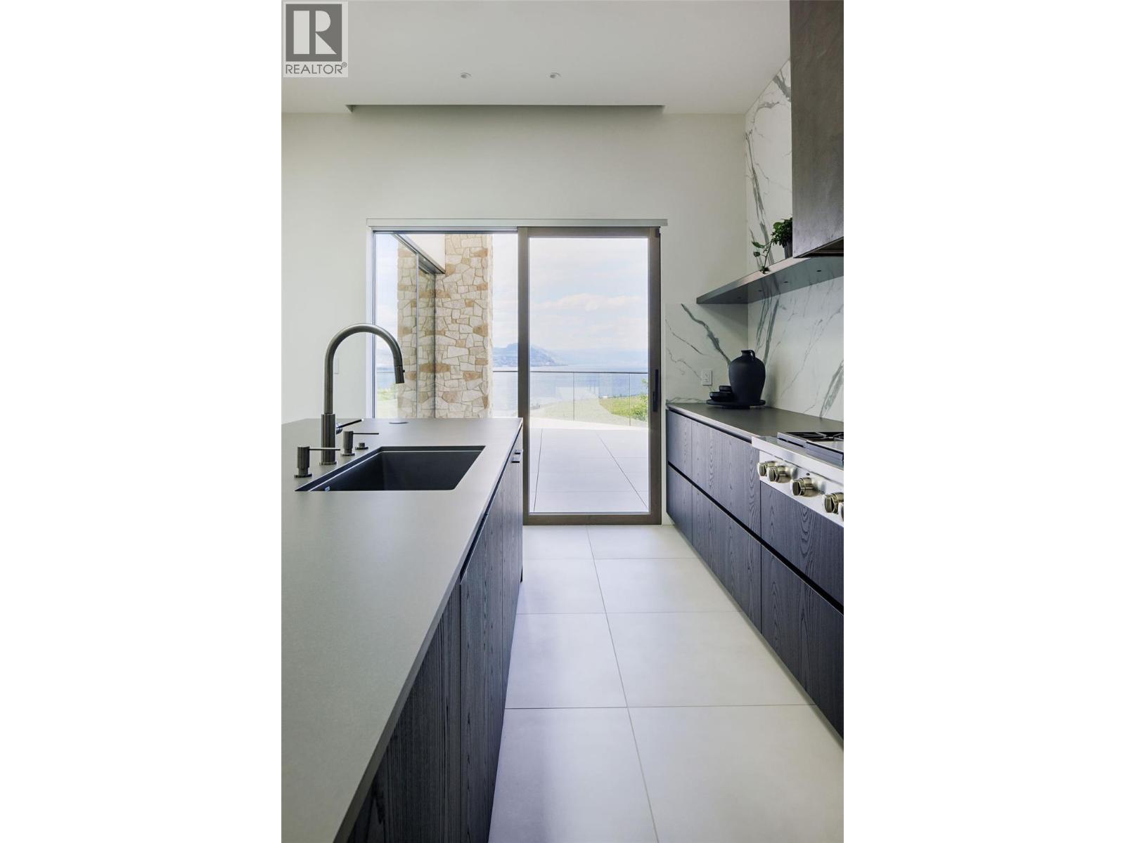 1675 Midland Road Property Photo 13