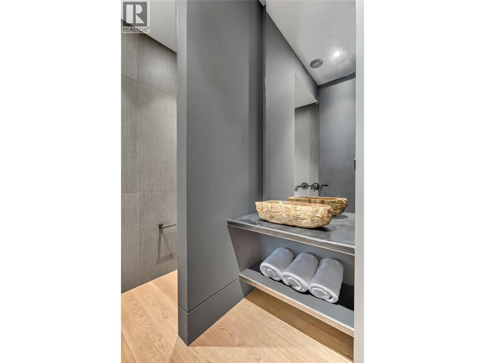 1675 Midland Road Property Photo 46
