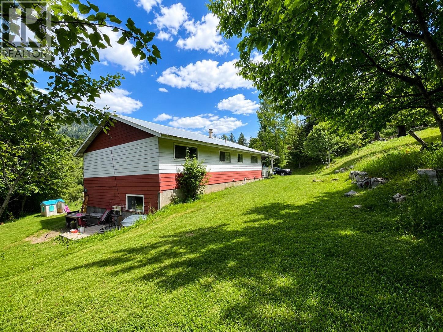 2612 Silver King Road Property Photo 3