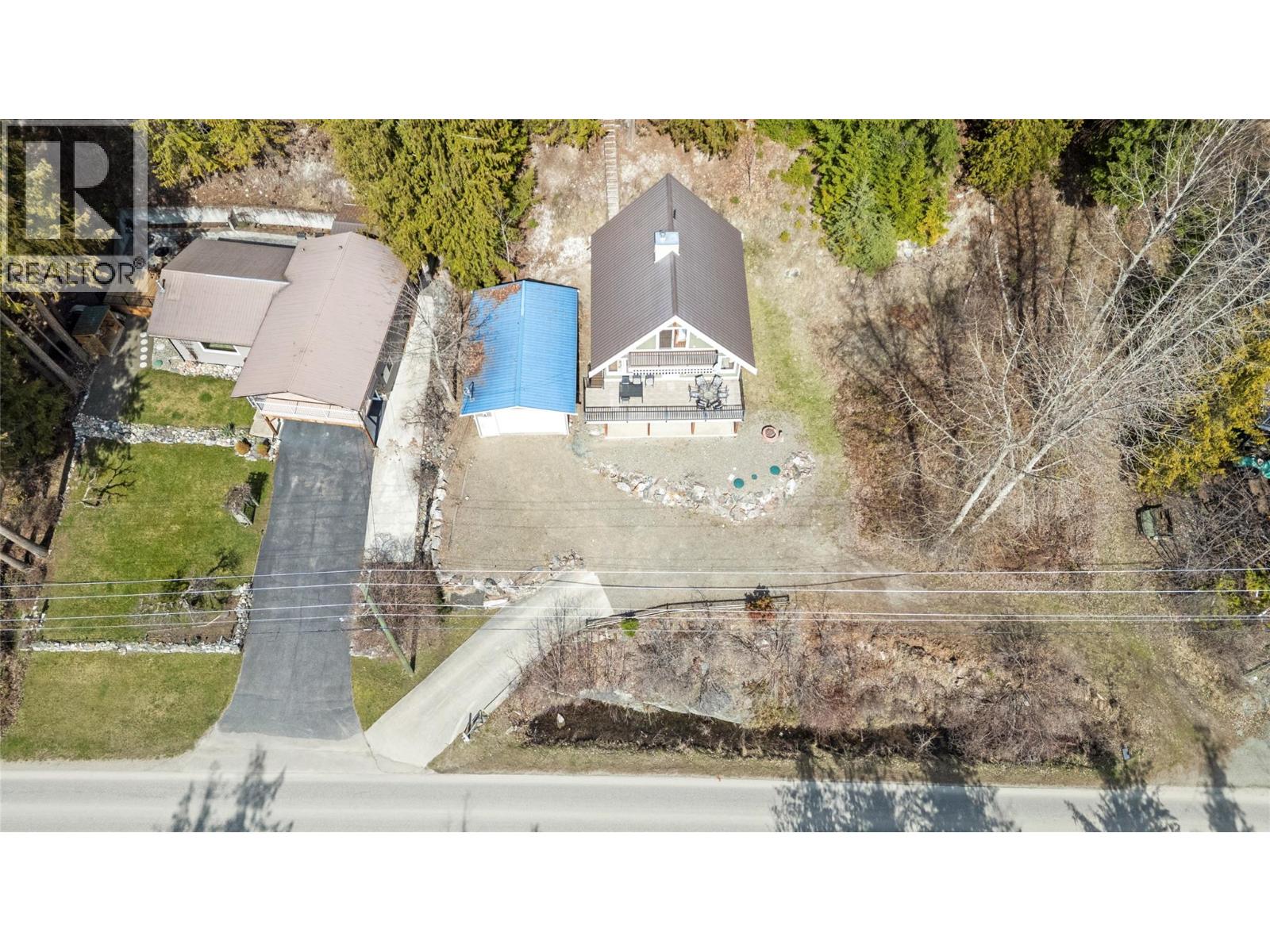 7577 Squilax Anglemont Road Property Photo 4