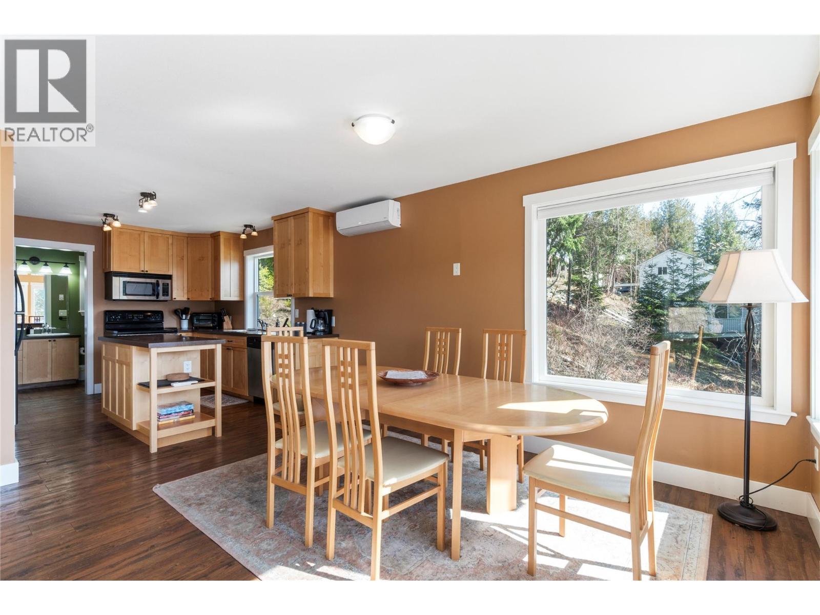 7577 Squilax Anglemont Road Property Photo 18