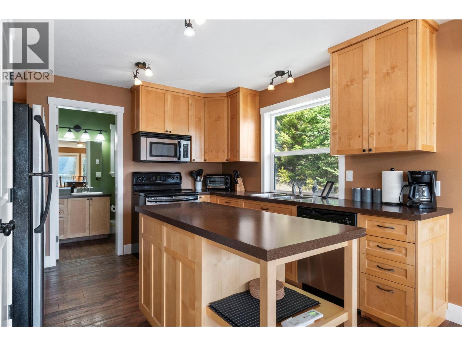 7577 Squilax Anglemont Road Property Photo 19