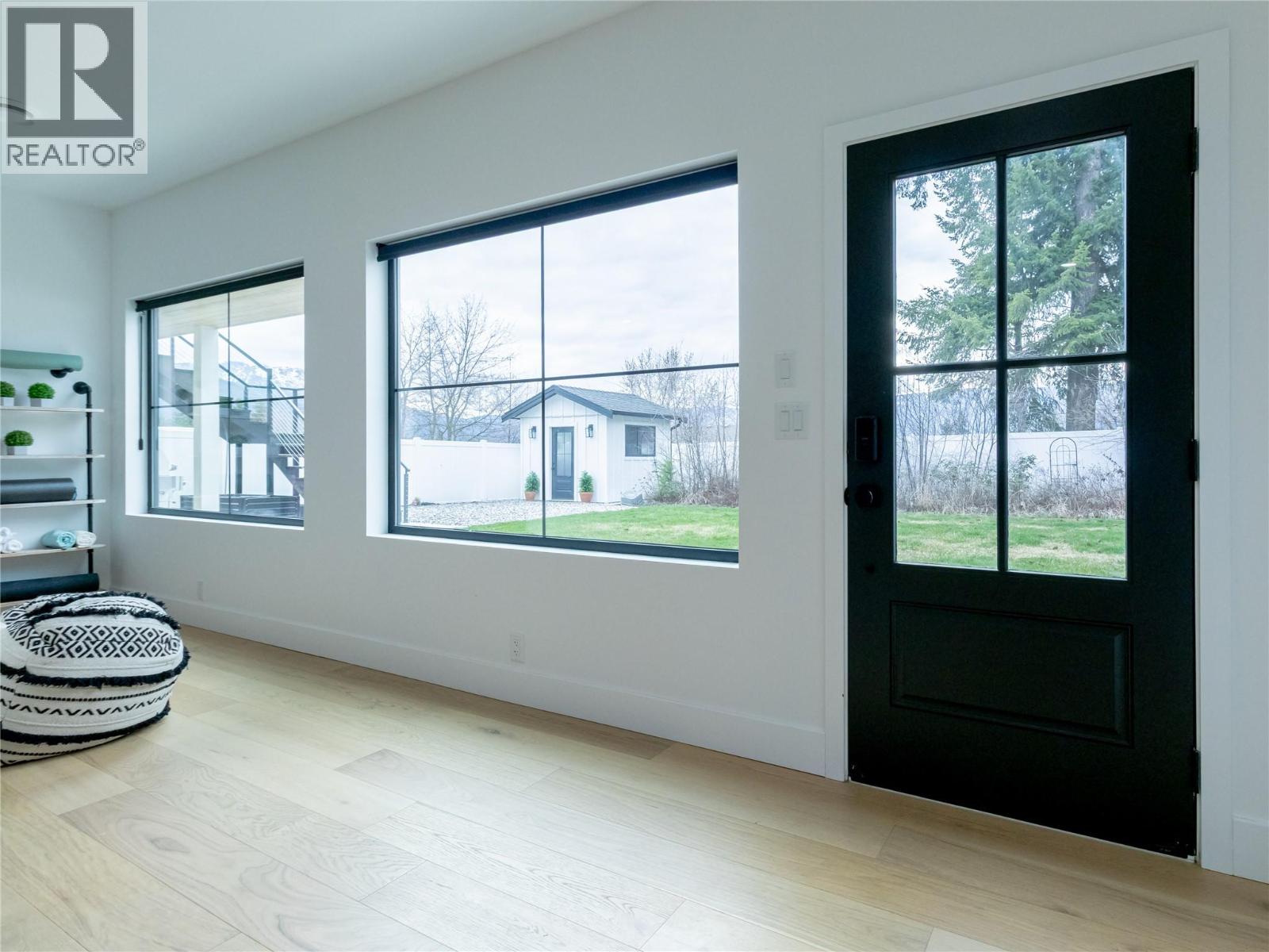 1925 35 Street Ne Property Photo 36