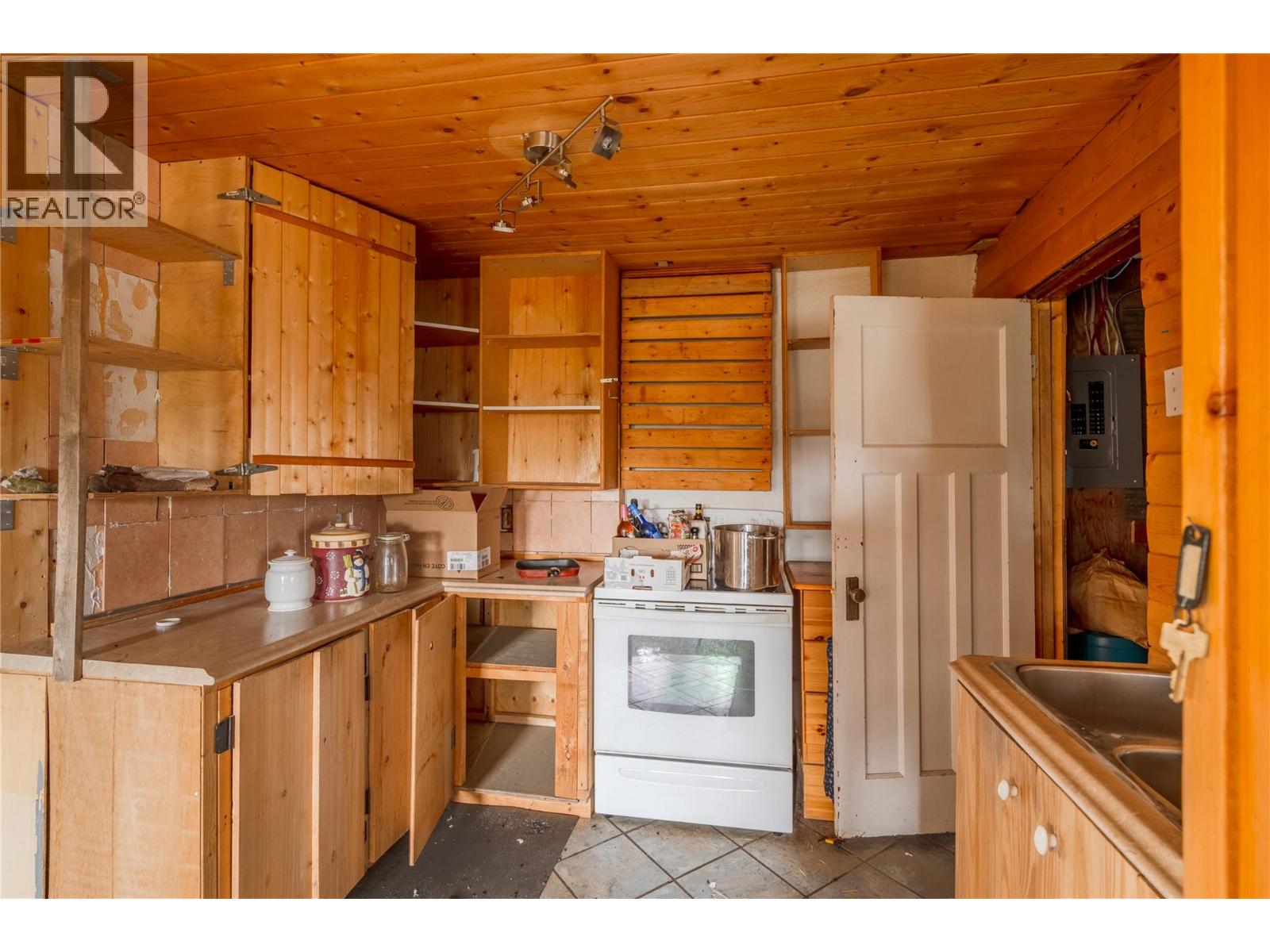 1400 Chasm Road Property Photo 3