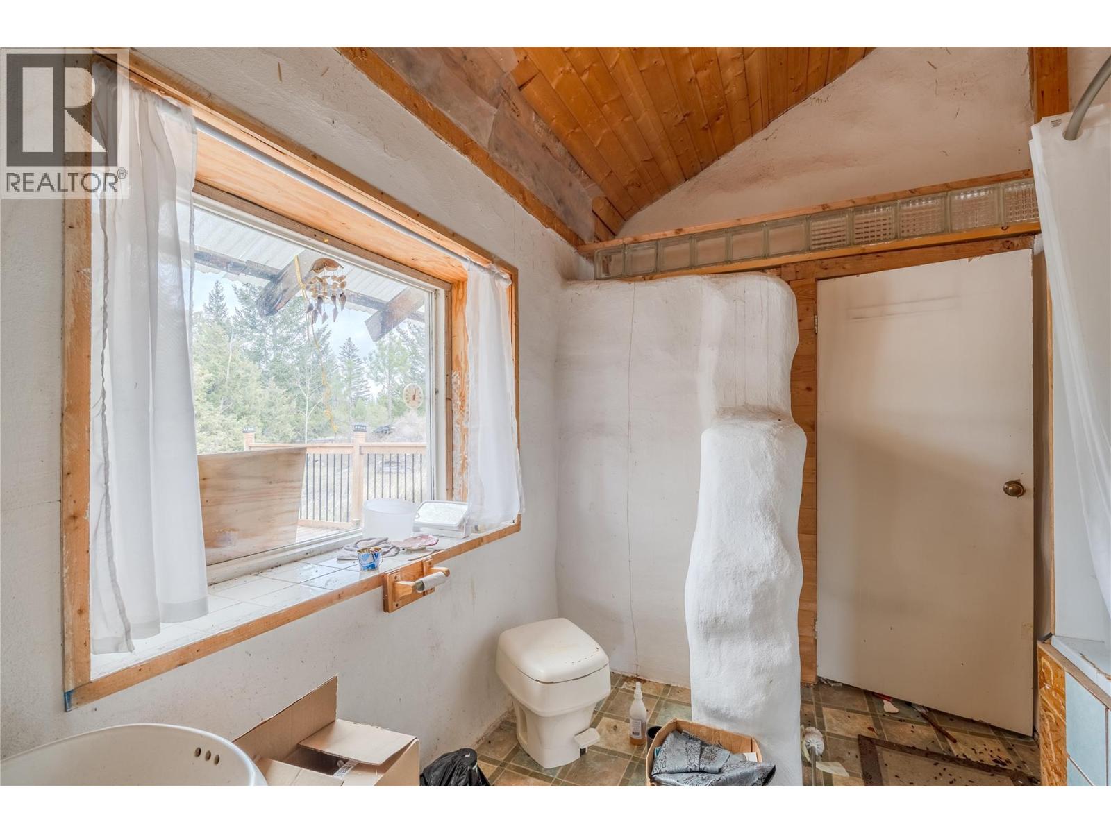1400 Chasm Road Property Photo 9