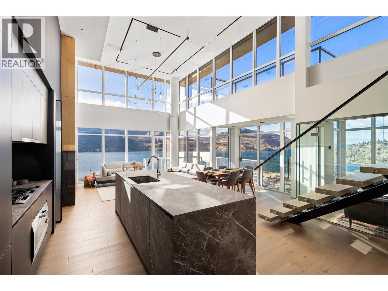 1075 Sunset Drive Unit# Ph1 Property Photo 1