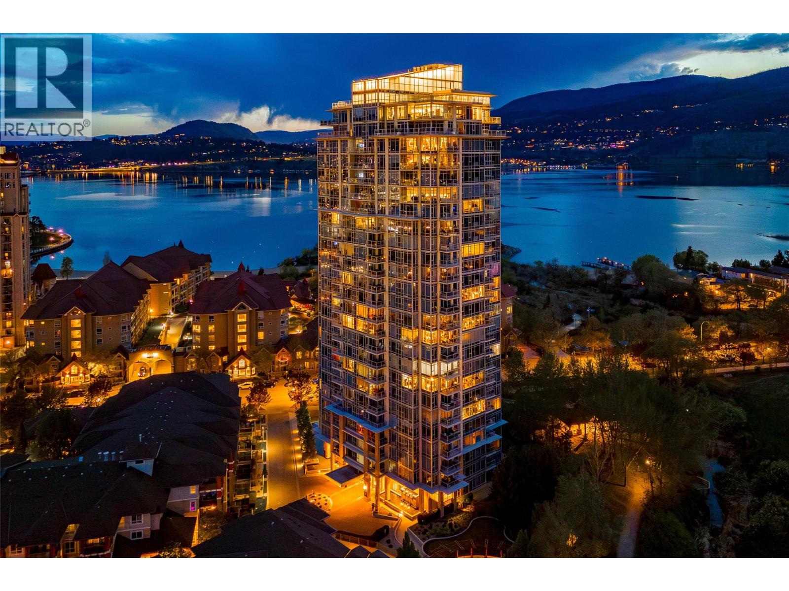 1075 Sunset Drive Unit# Ph1 Property Photo 3