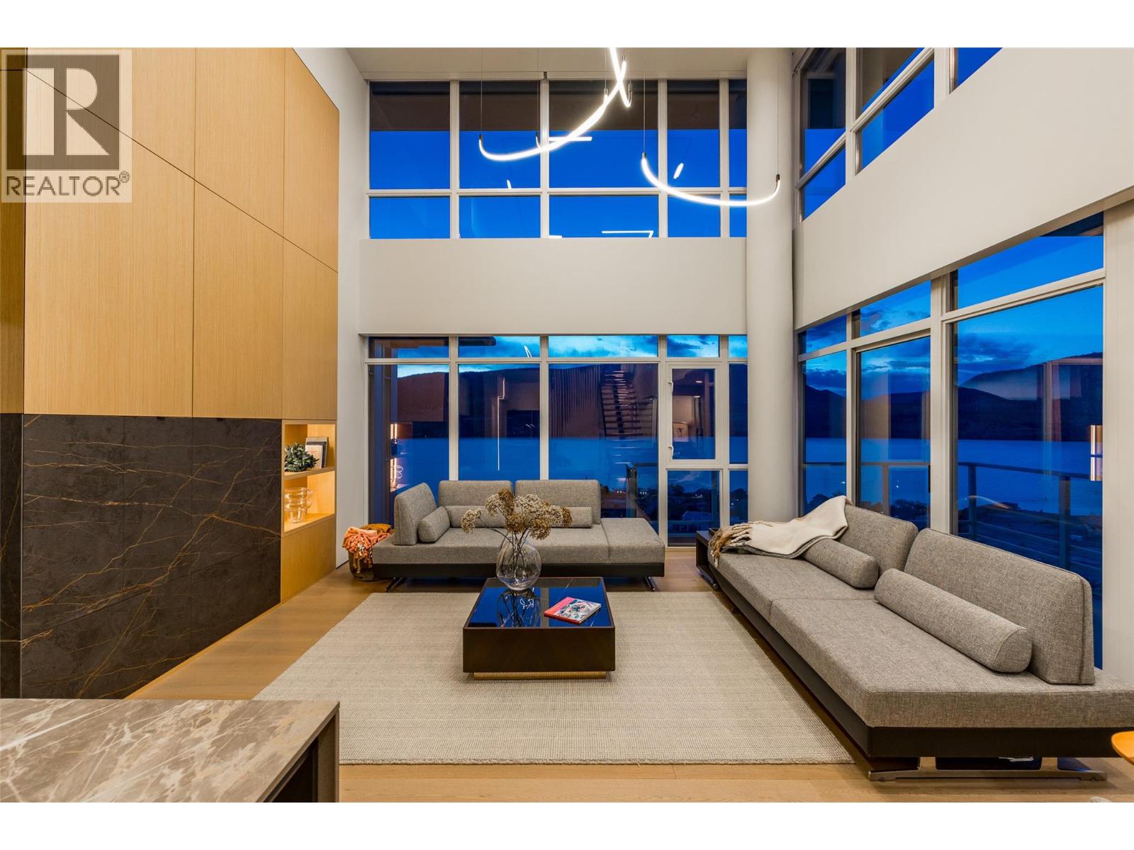 1075 Sunset Drive Unit# Ph1 Property Photo 20