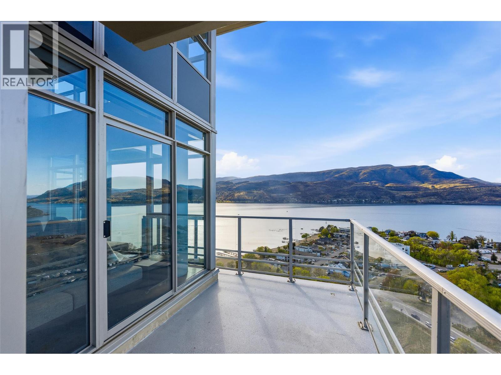 1075 Sunset Drive Unit# Ph1 Property Photo 29