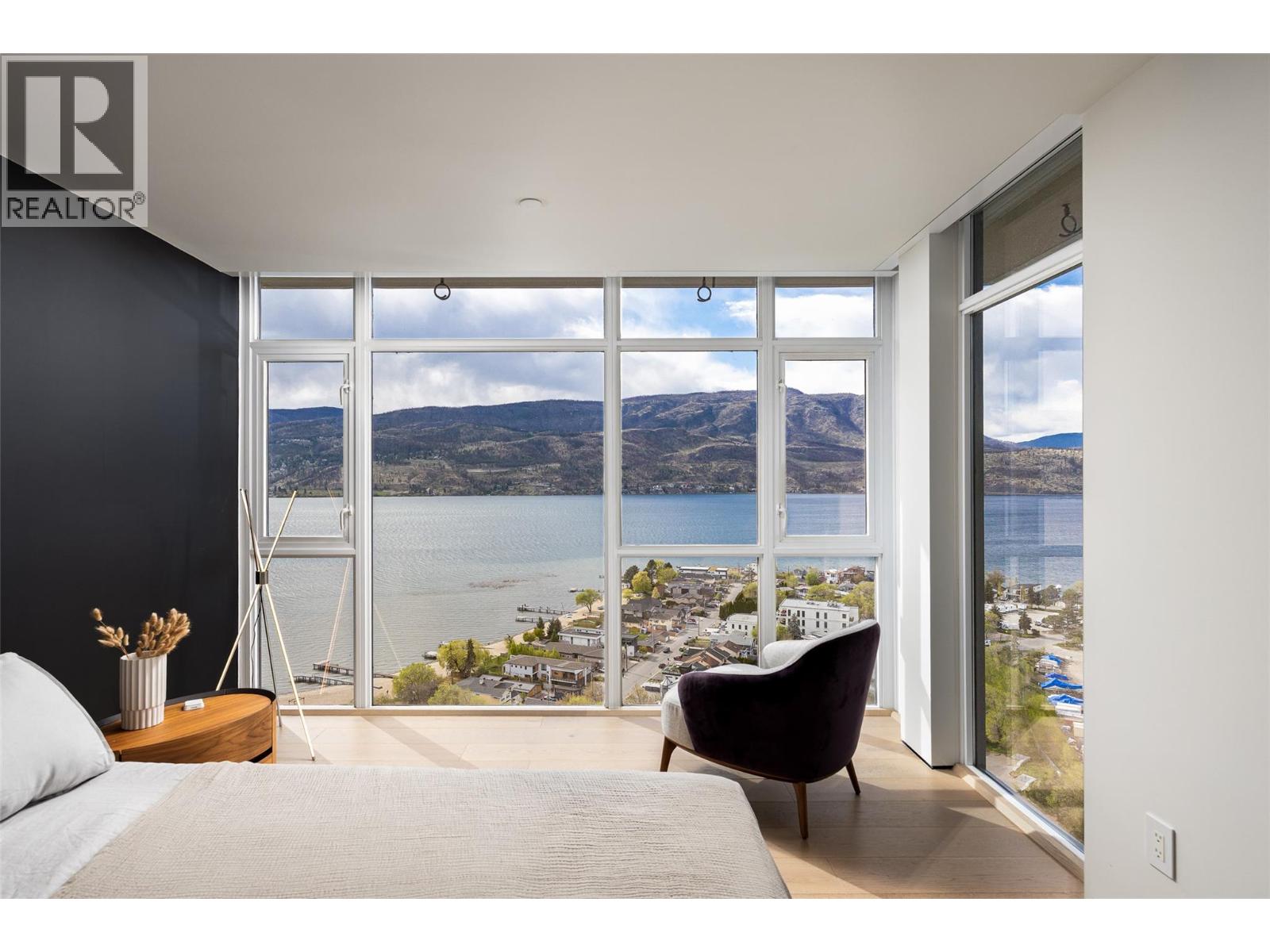 1075 Sunset Drive Unit# Ph1 Property Photo 33