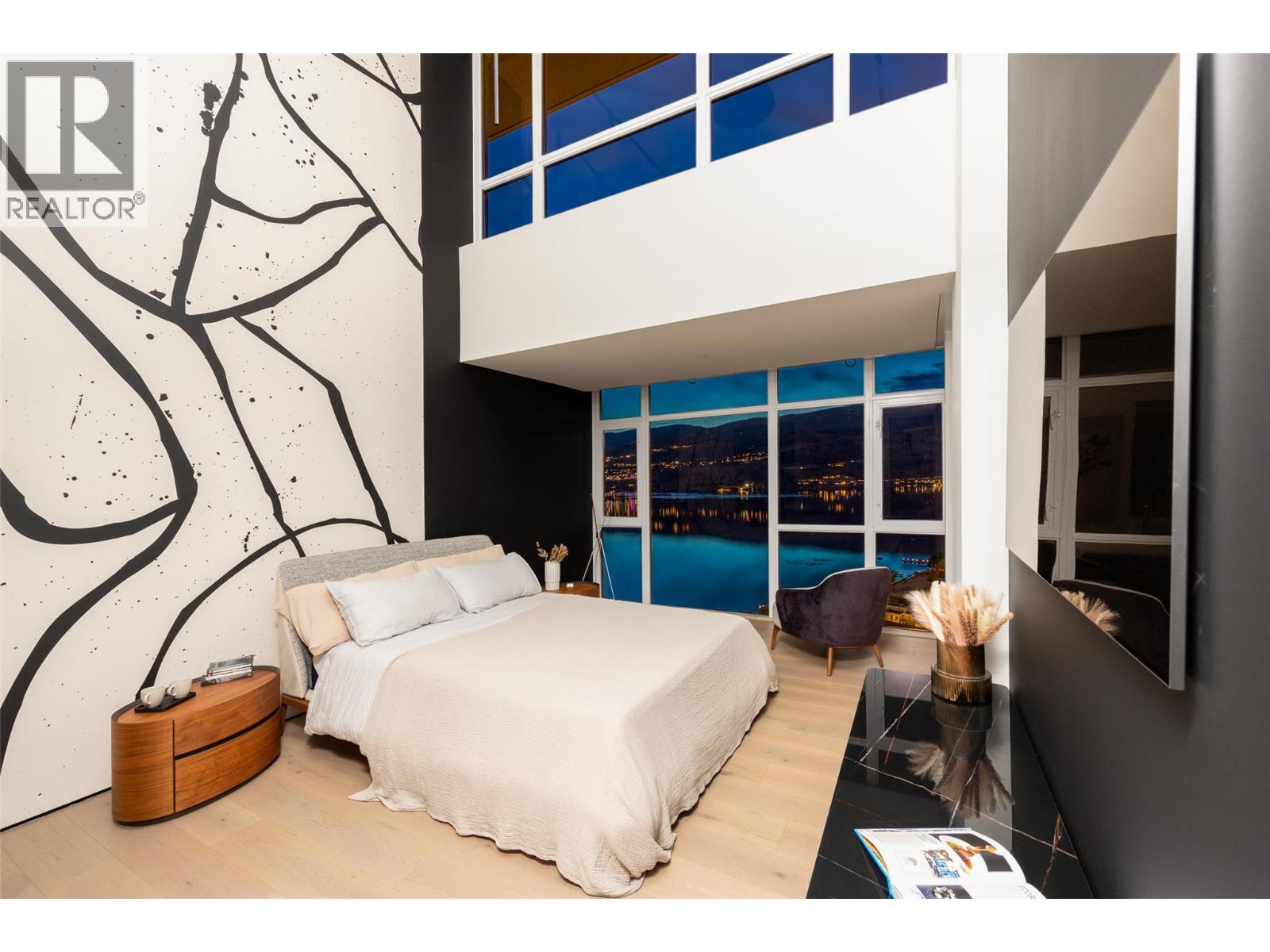 1075 Sunset Drive Unit# Ph1 Property Photo 34