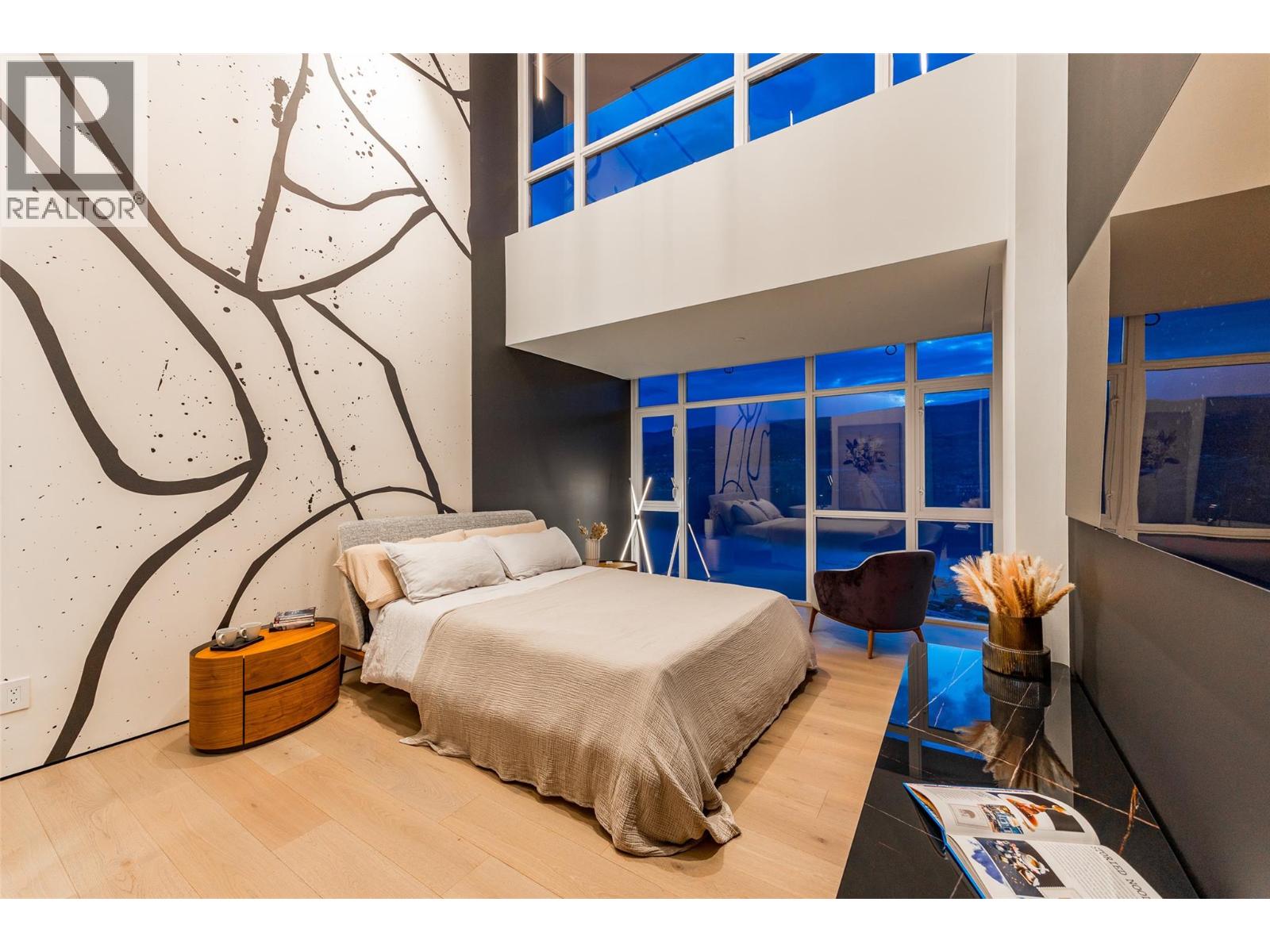 1075 Sunset Drive Unit# Ph1 Property Photo 35