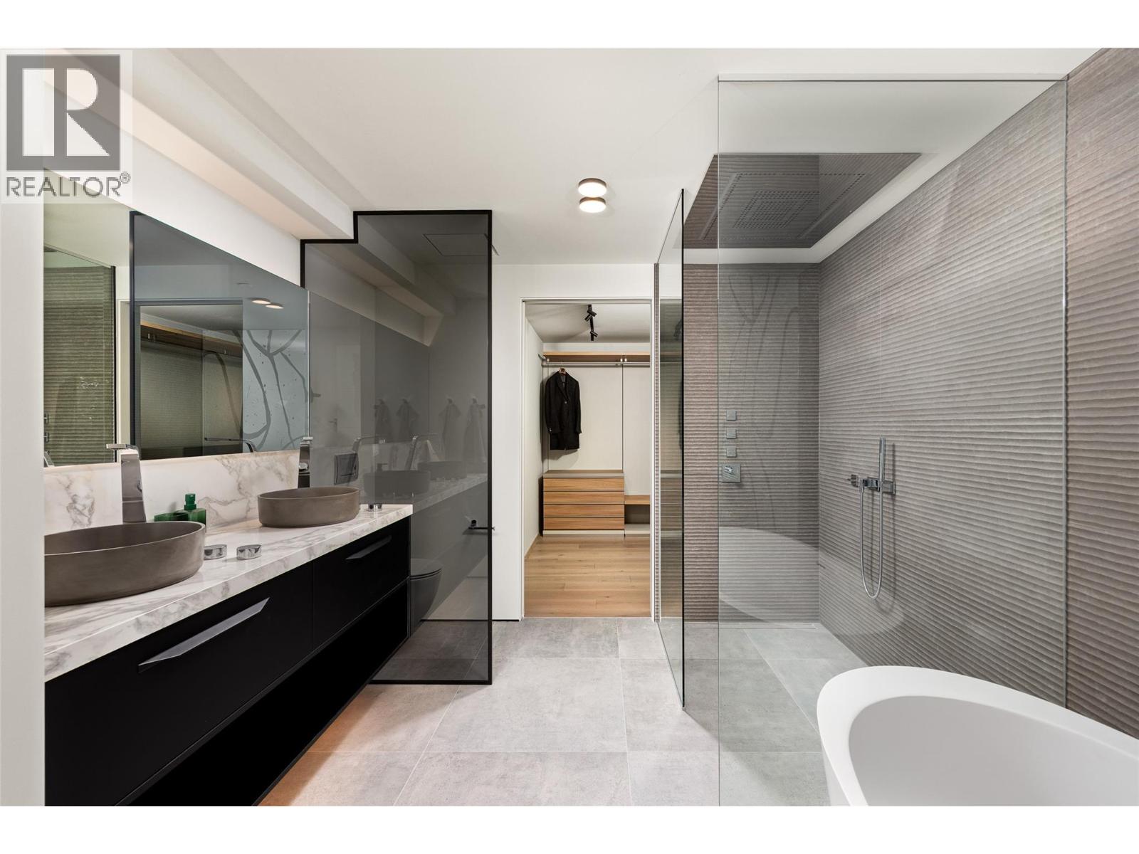 1075 Sunset Drive Unit# Ph1 Property Photo 39