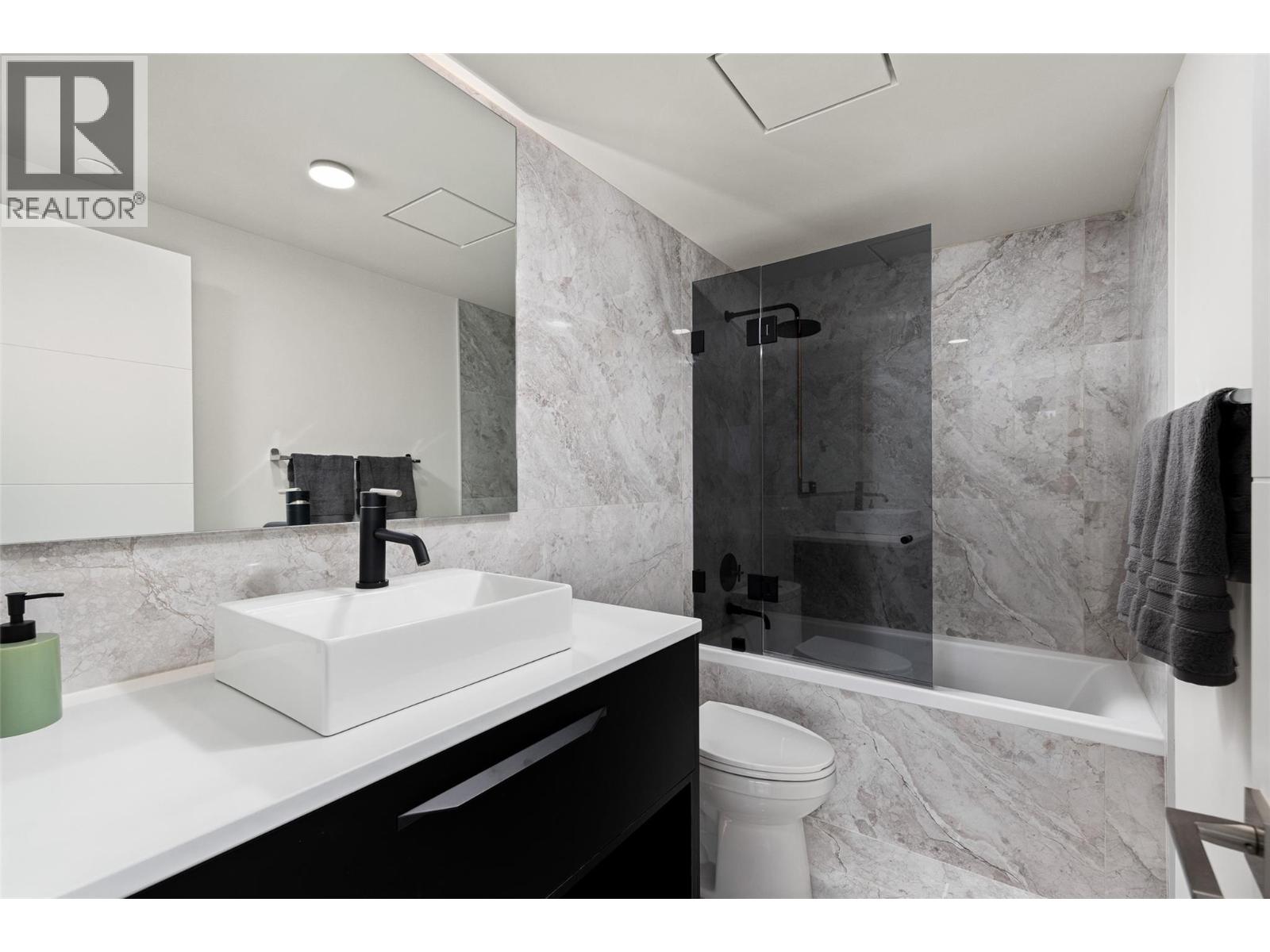 1075 Sunset Drive Unit# Ph1 Property Photo 47