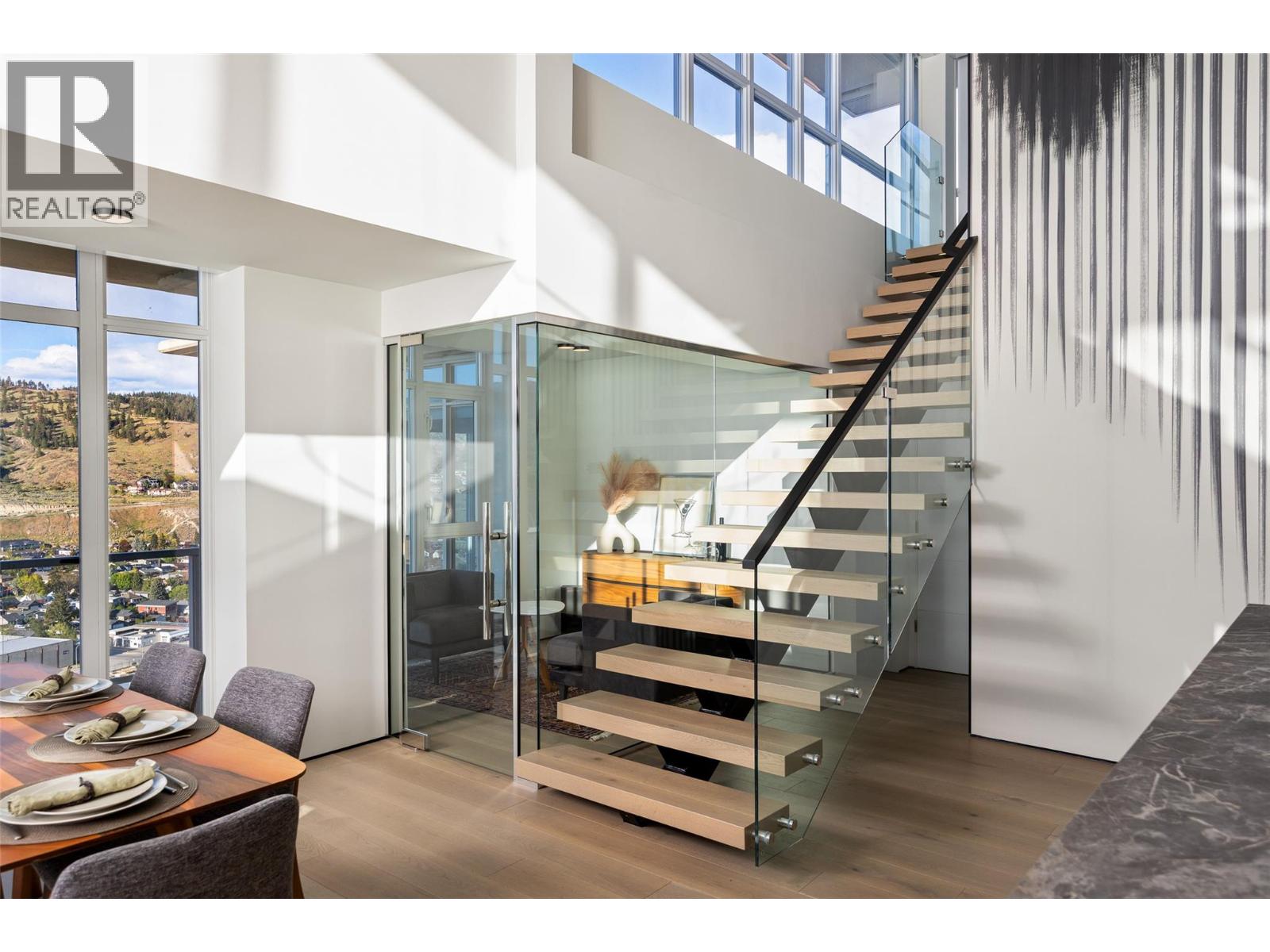 1075 Sunset Drive Unit# Ph1 Property Photo 48