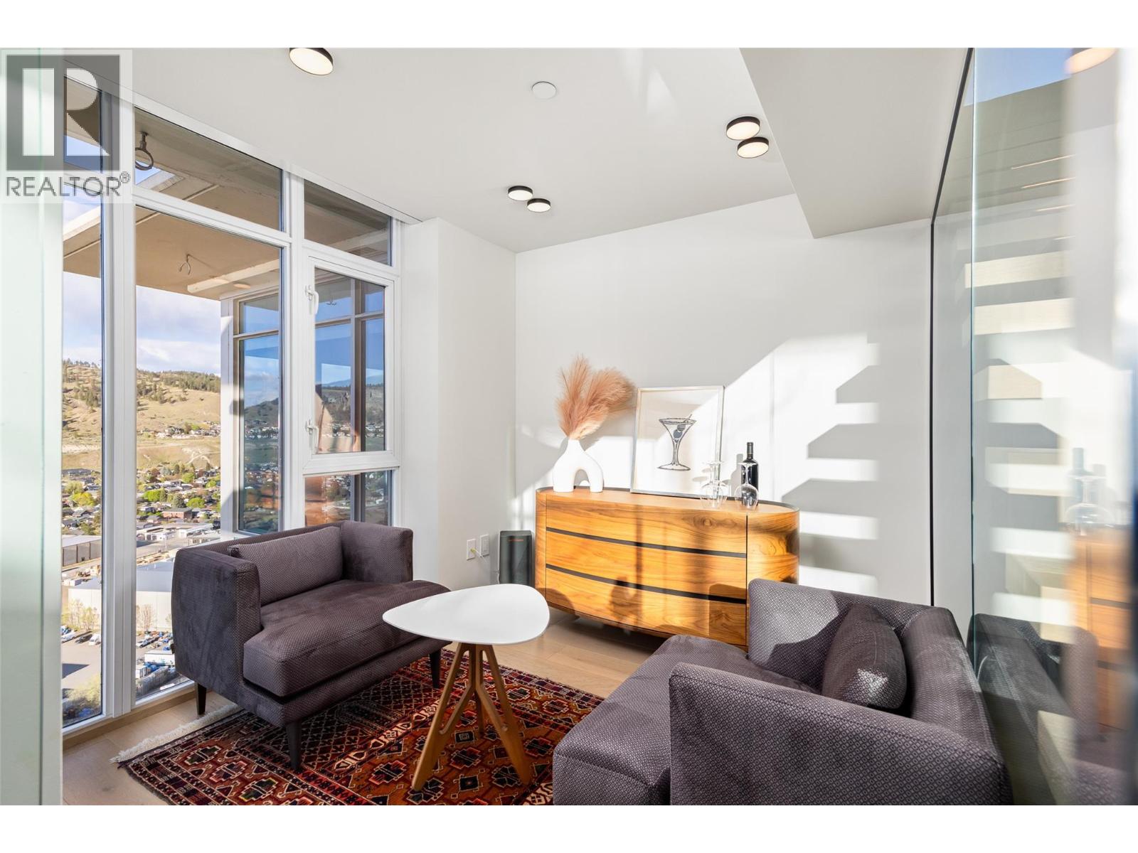 1075 Sunset Drive Unit# Ph1 Property Photo 50