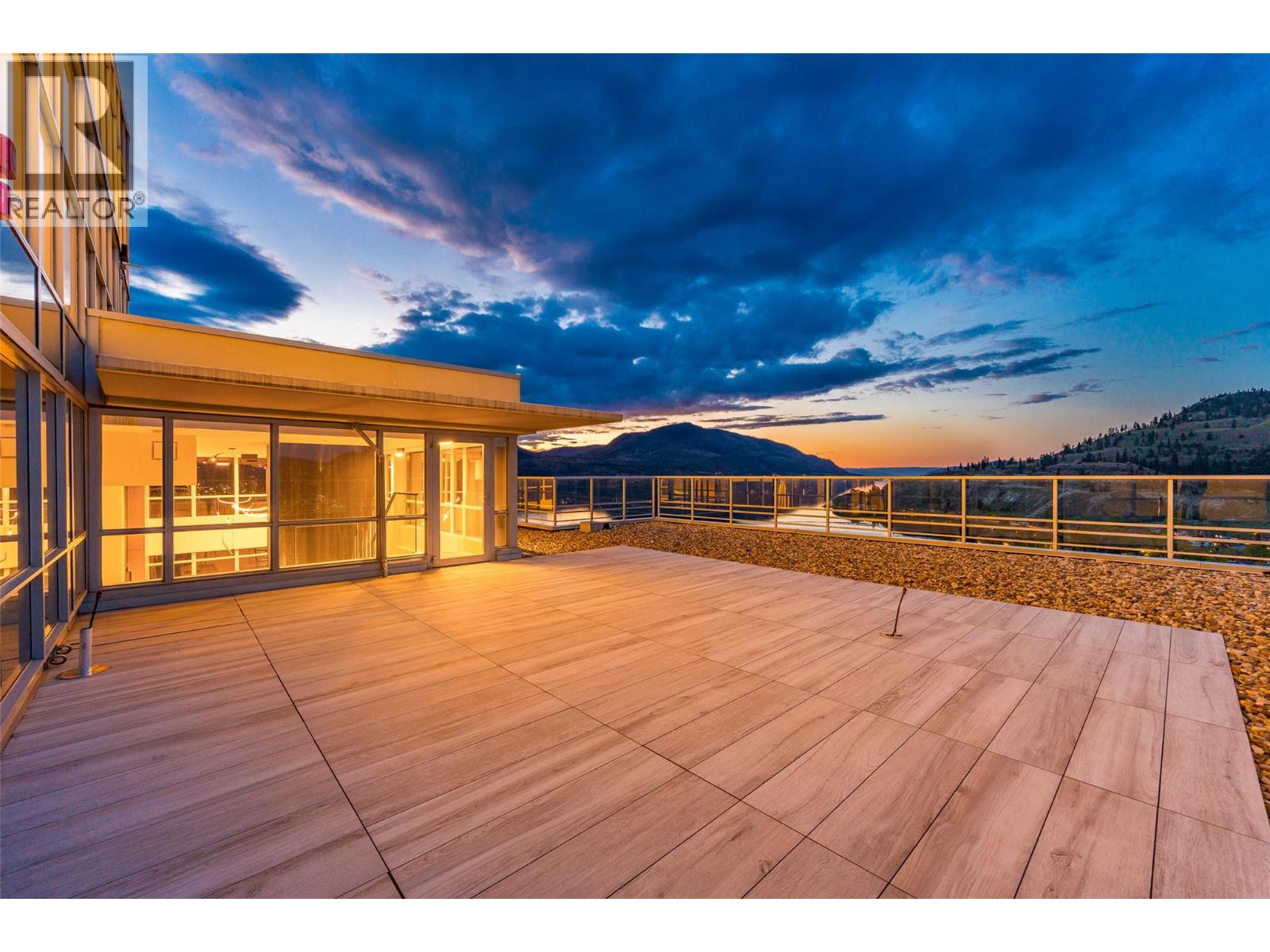 1075 Sunset Drive Unit# Ph1 Property Photo 56