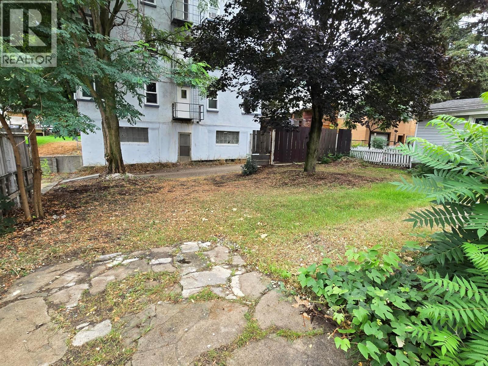 2172 Second Avenue Property Photo 6