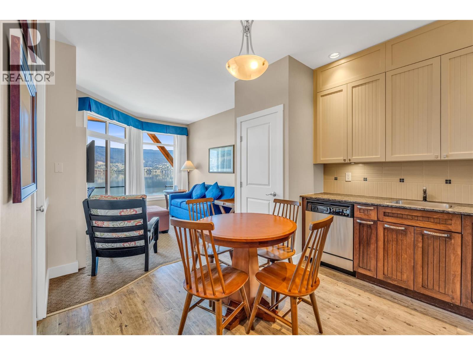 13011 Lakeshore Drive S Unit# 370 Property Photo 3