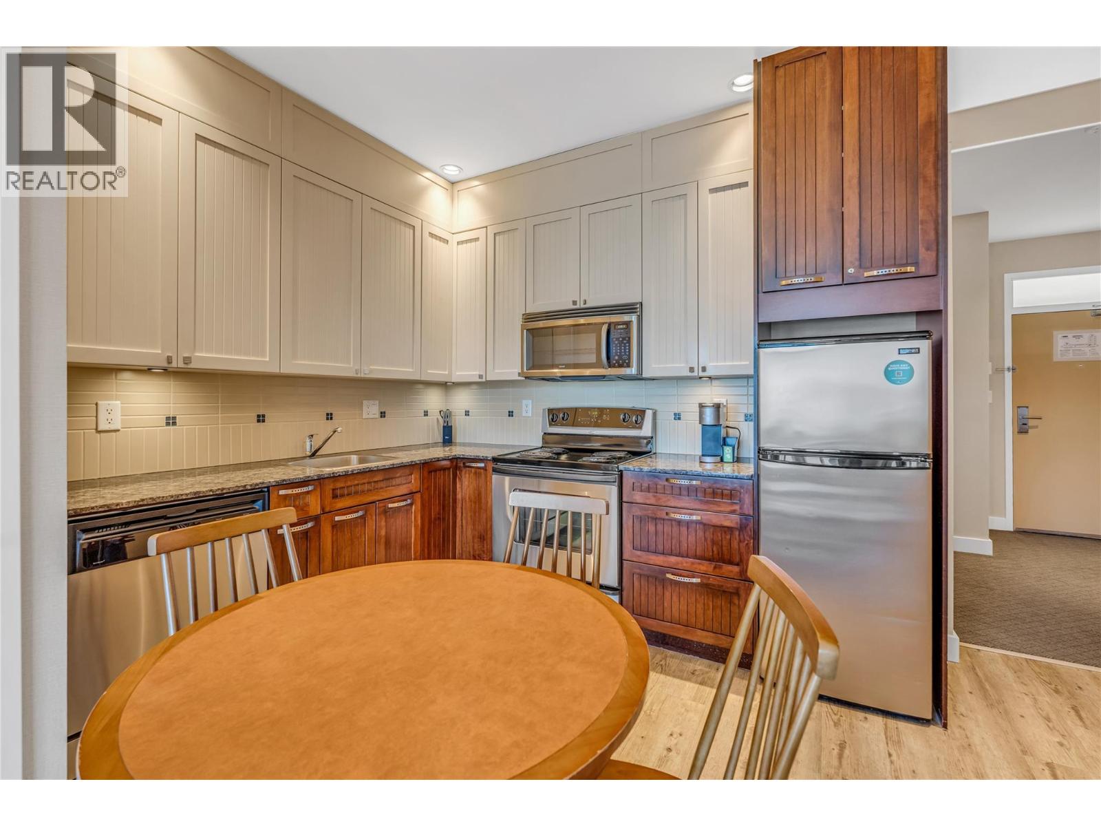 13011 Lakeshore Drive S Unit# 370 Property Photo 5