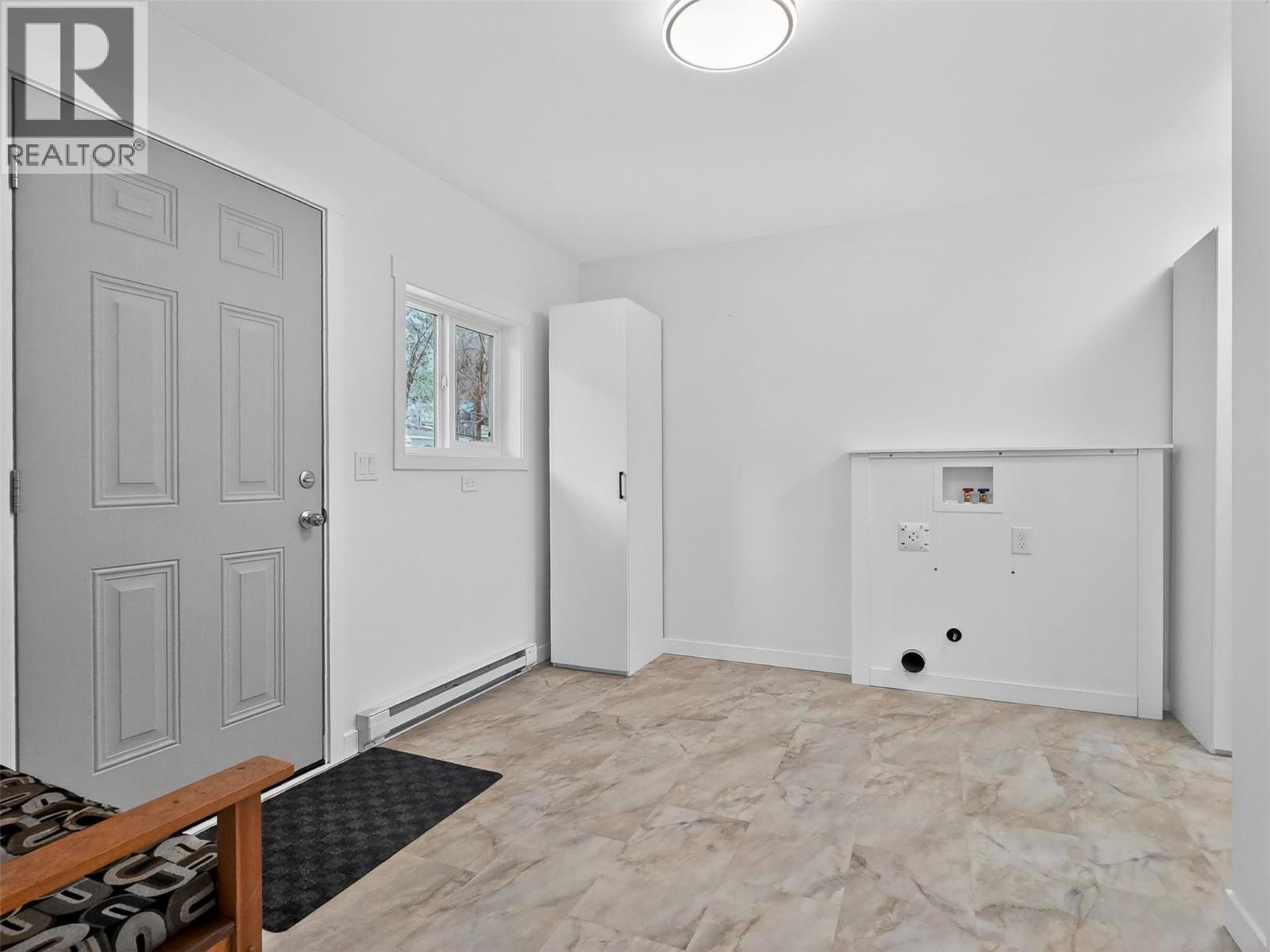 4032 Hills Frontage Road Property Photo 13