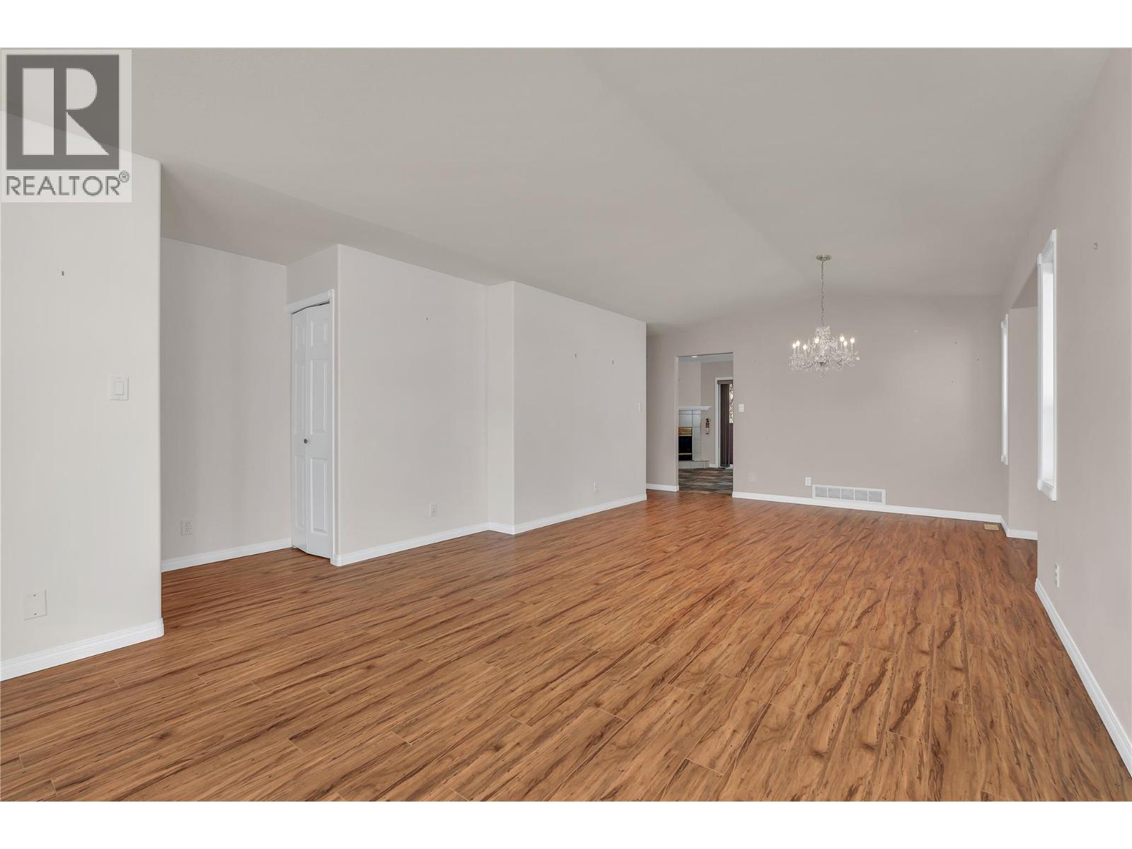 1634 Carmi Avenue Unit# 139 Property Photo 5