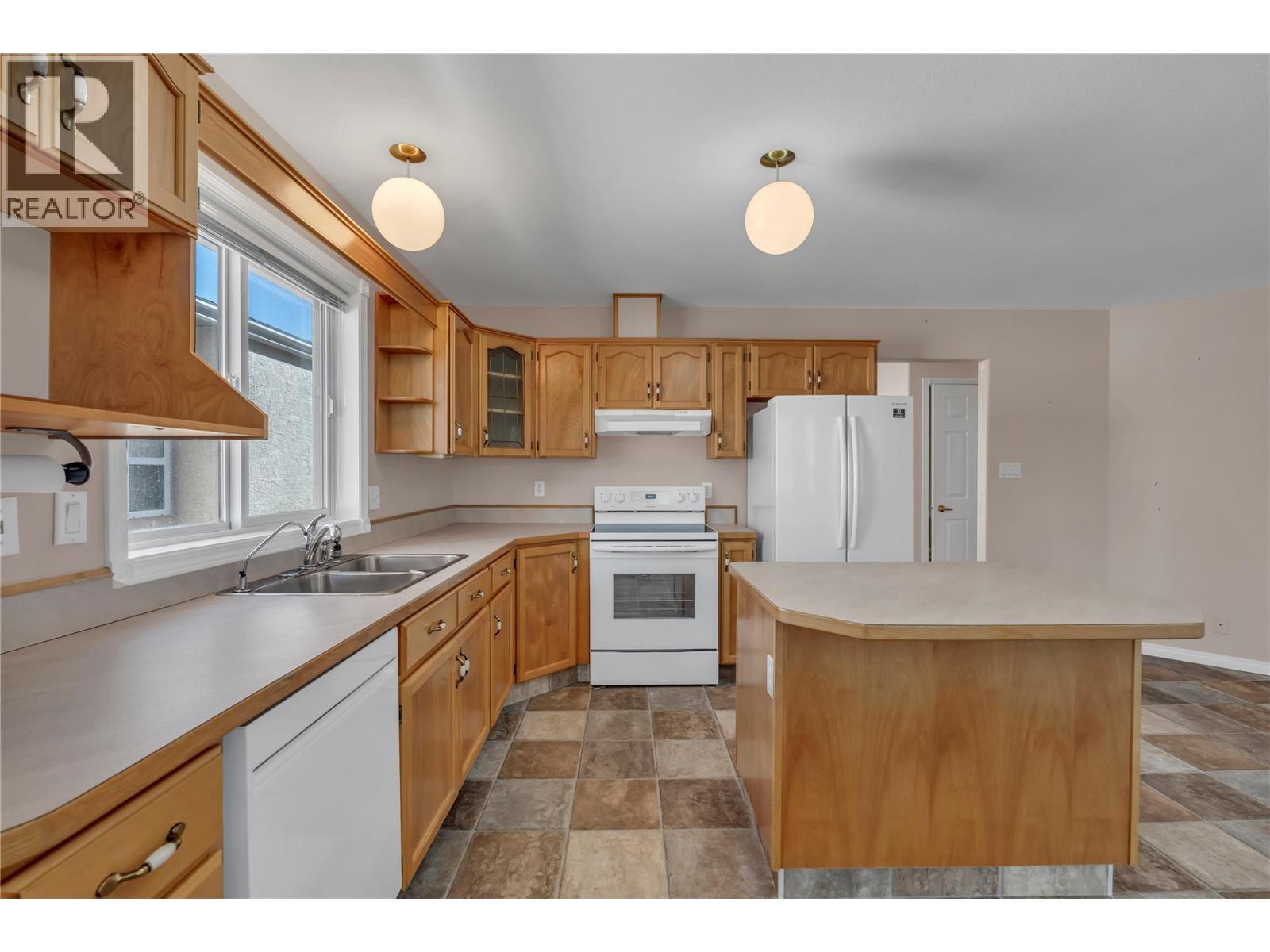 1634 Carmi Avenue Unit# 139 Property Photo 8