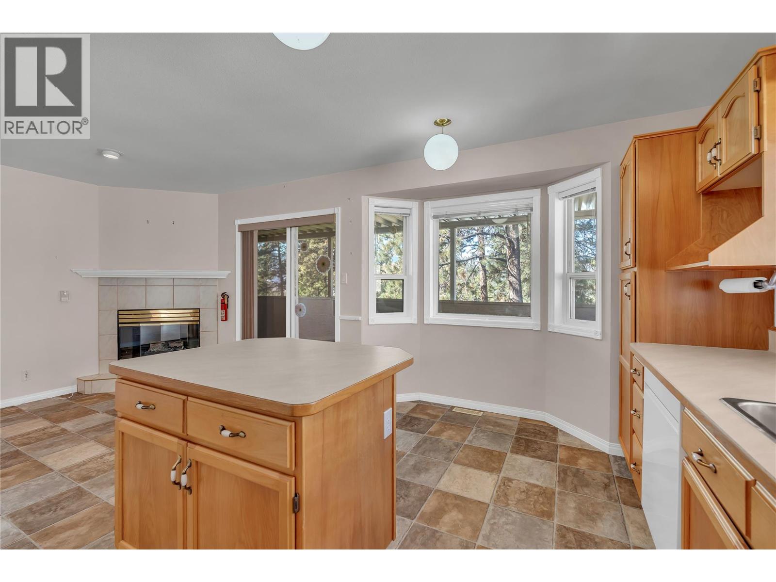 1634 Carmi Avenue Unit# 139 Property Photo 10