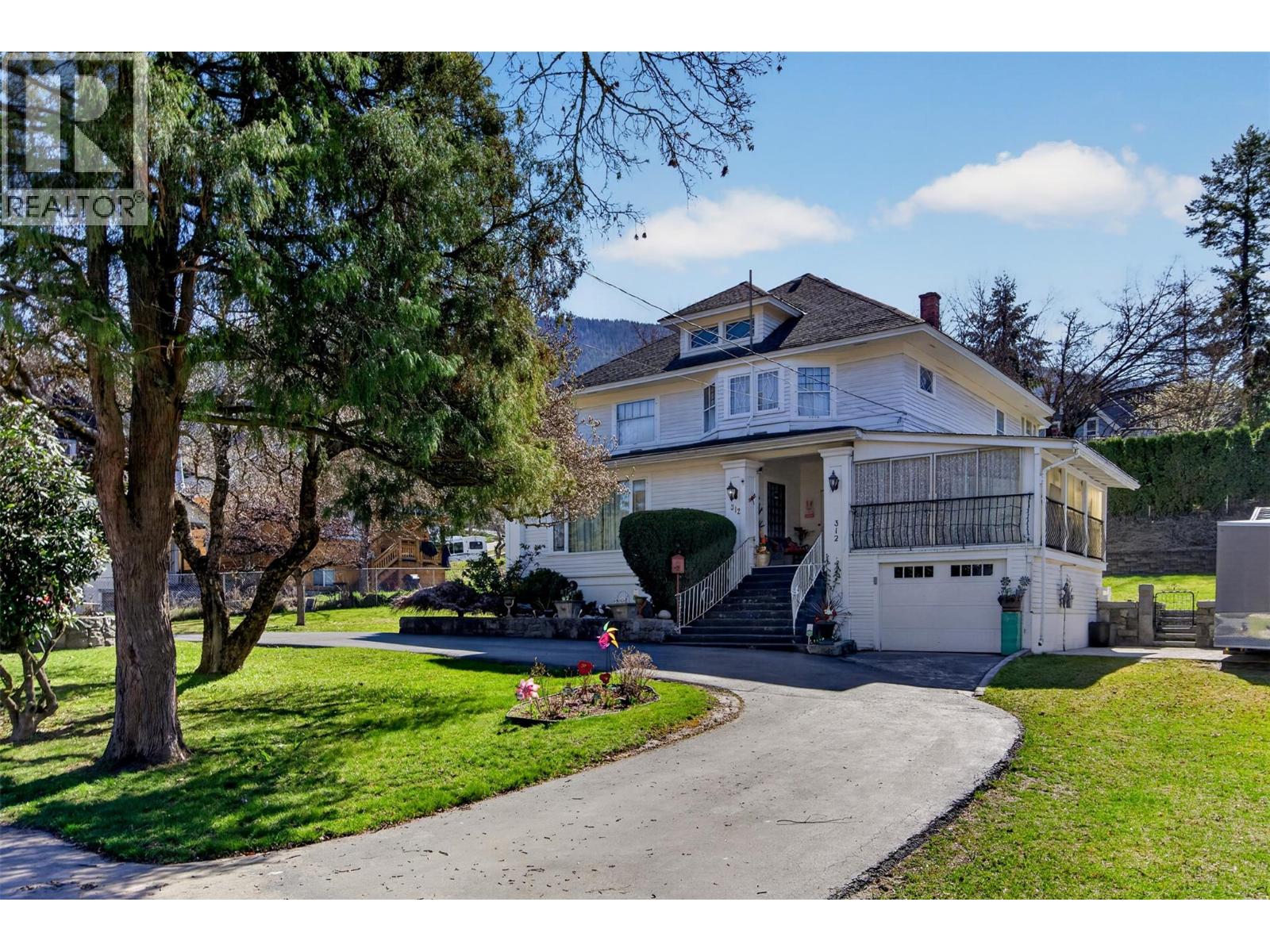 312 Latimer Street Property Photo 1