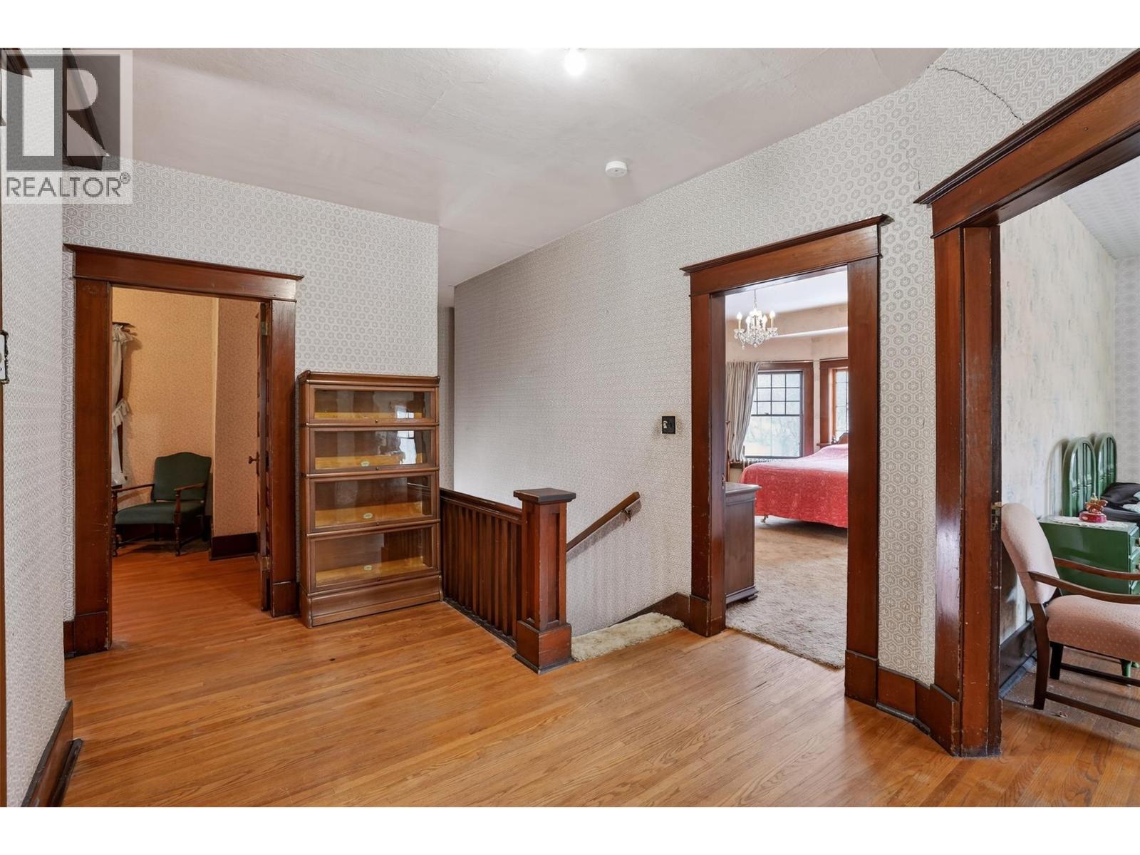 312 Latimer Street Property Photo 33