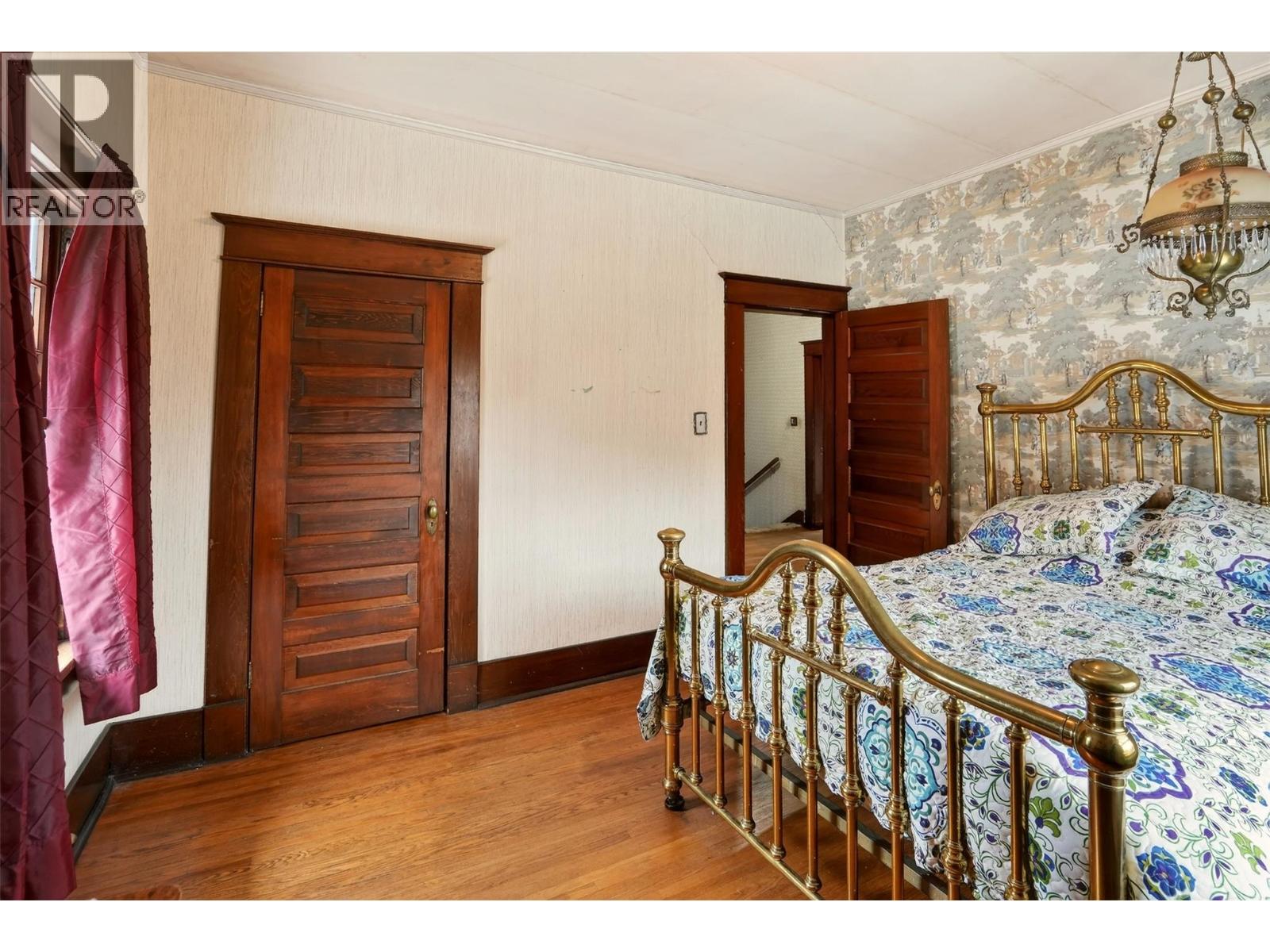 312 Latimer Street Property Photo 39