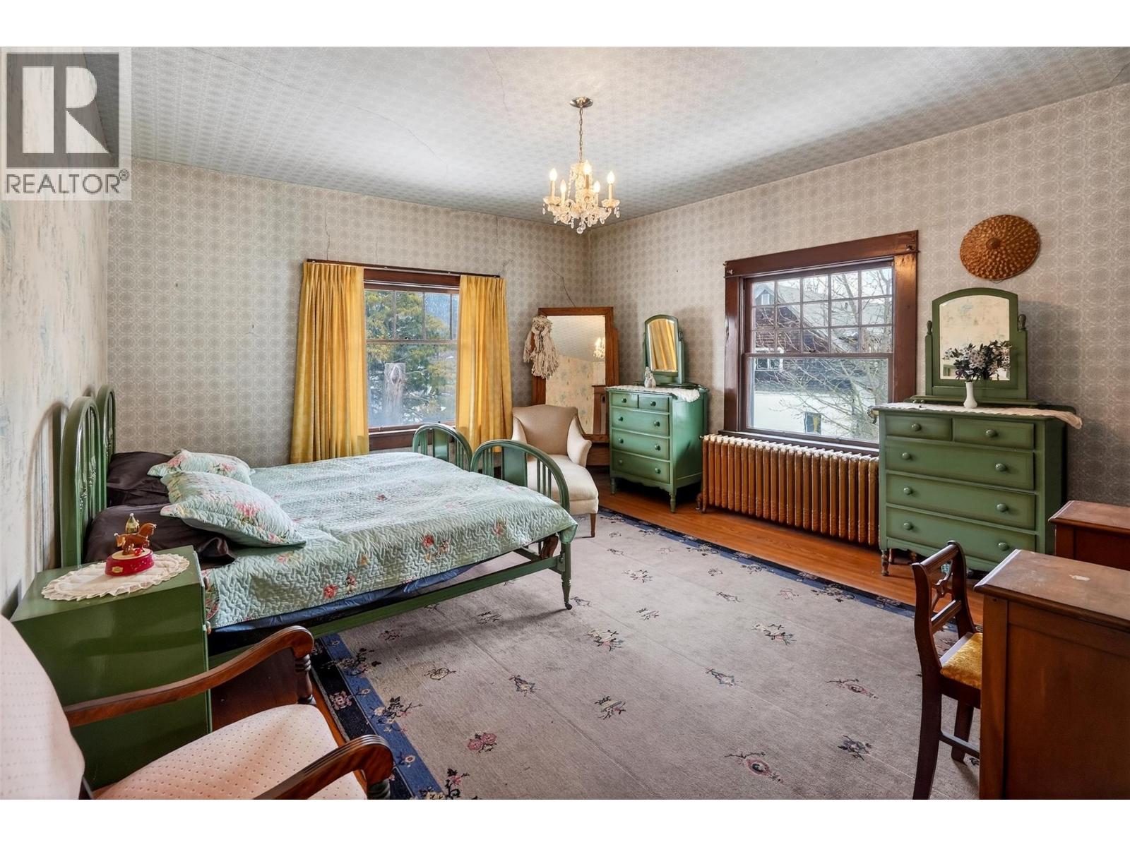 312 Latimer Street Property Photo 40